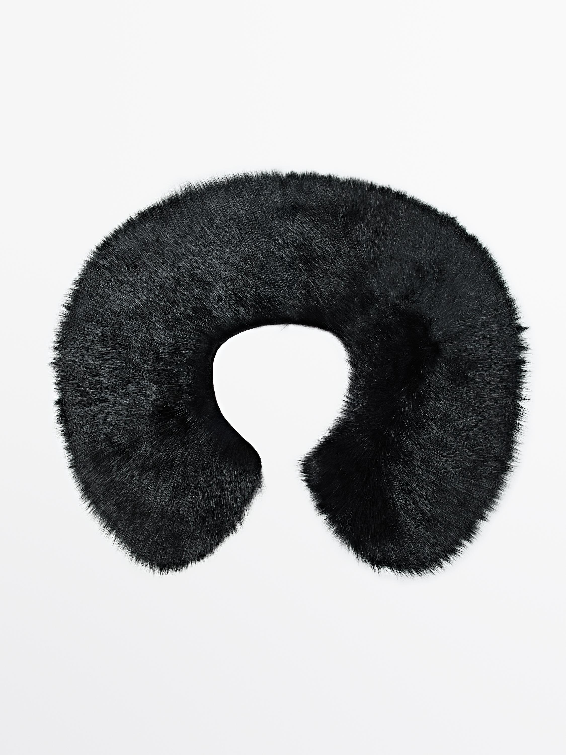 Lambskin collar