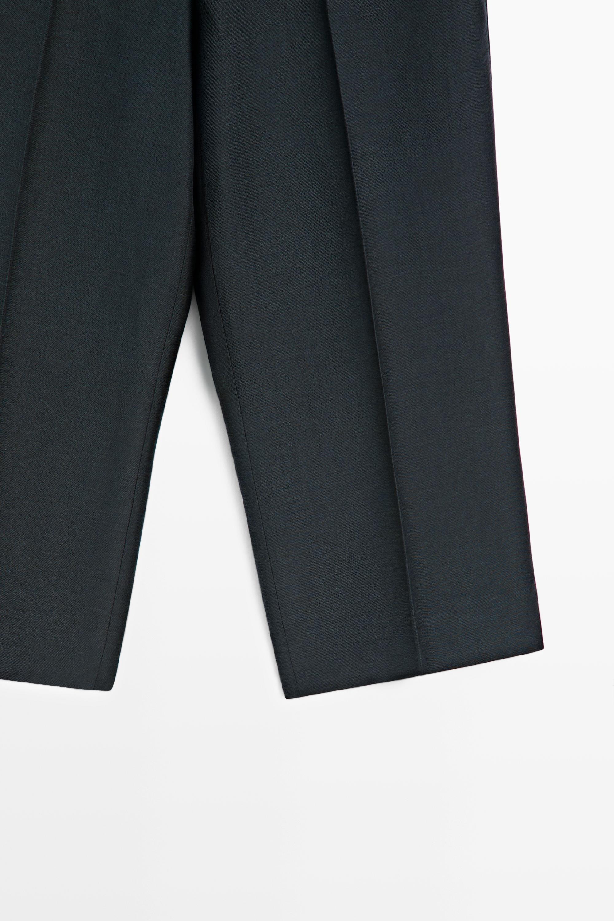 Flowing cotton and linen blend Bermuda shorts with belt — NAVY BLUE