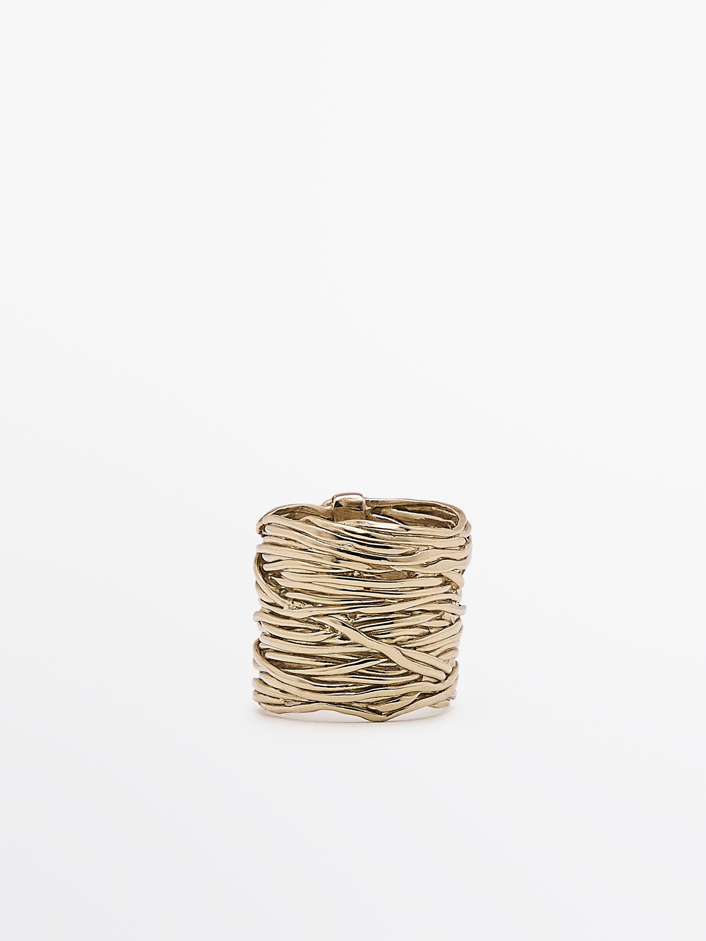 Wide textured ring