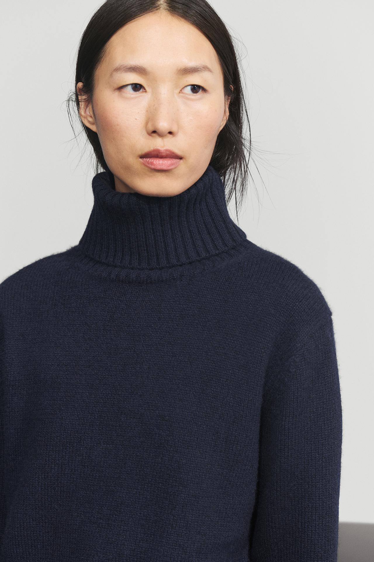 Cropped 100% cashmere knit sweater — INK BLUE