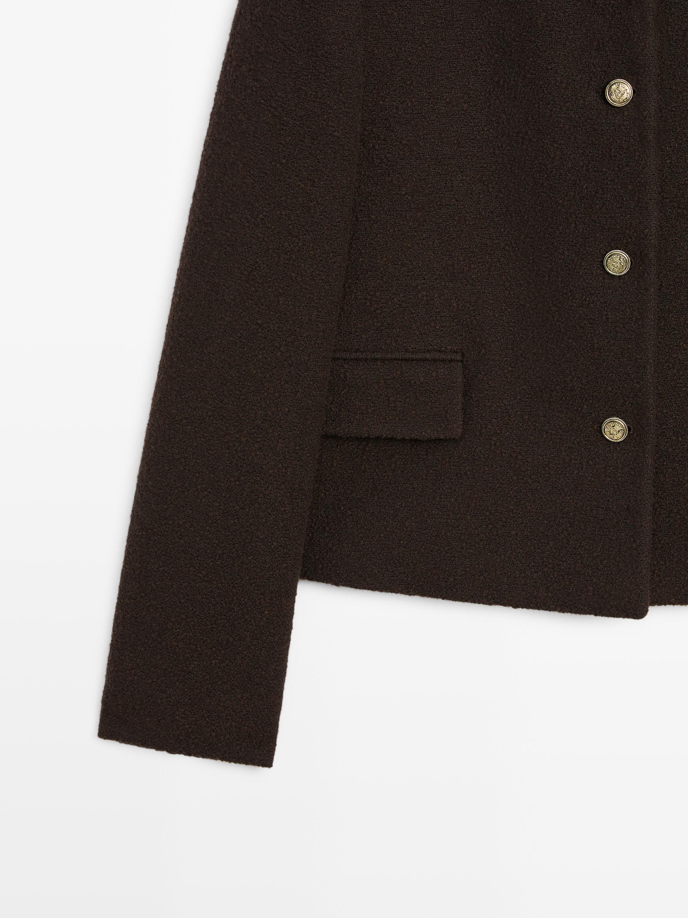 Chaqueta corta detalle botones