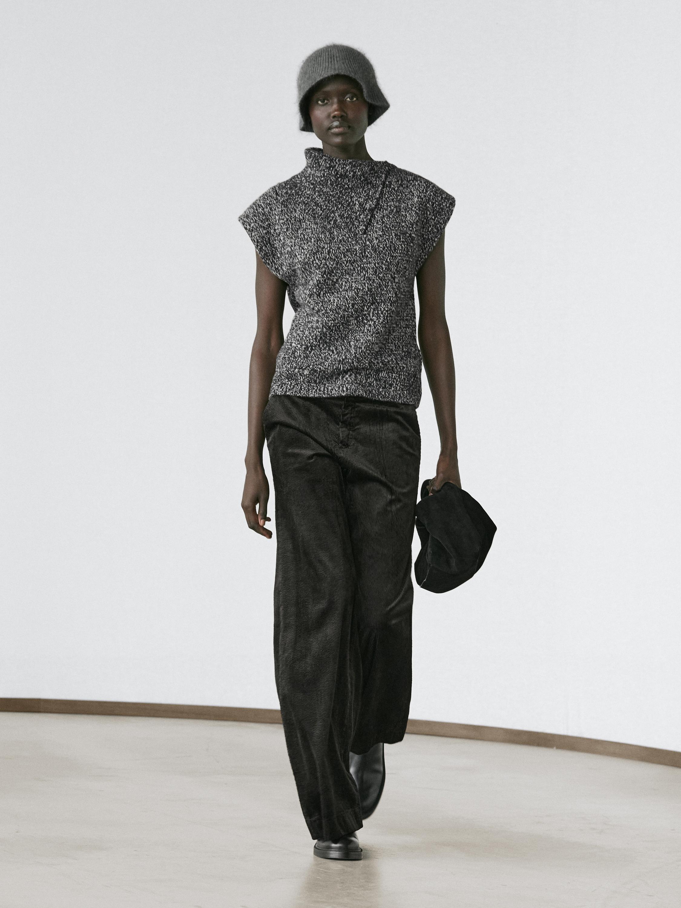 Mouliné knit vest with collar detail