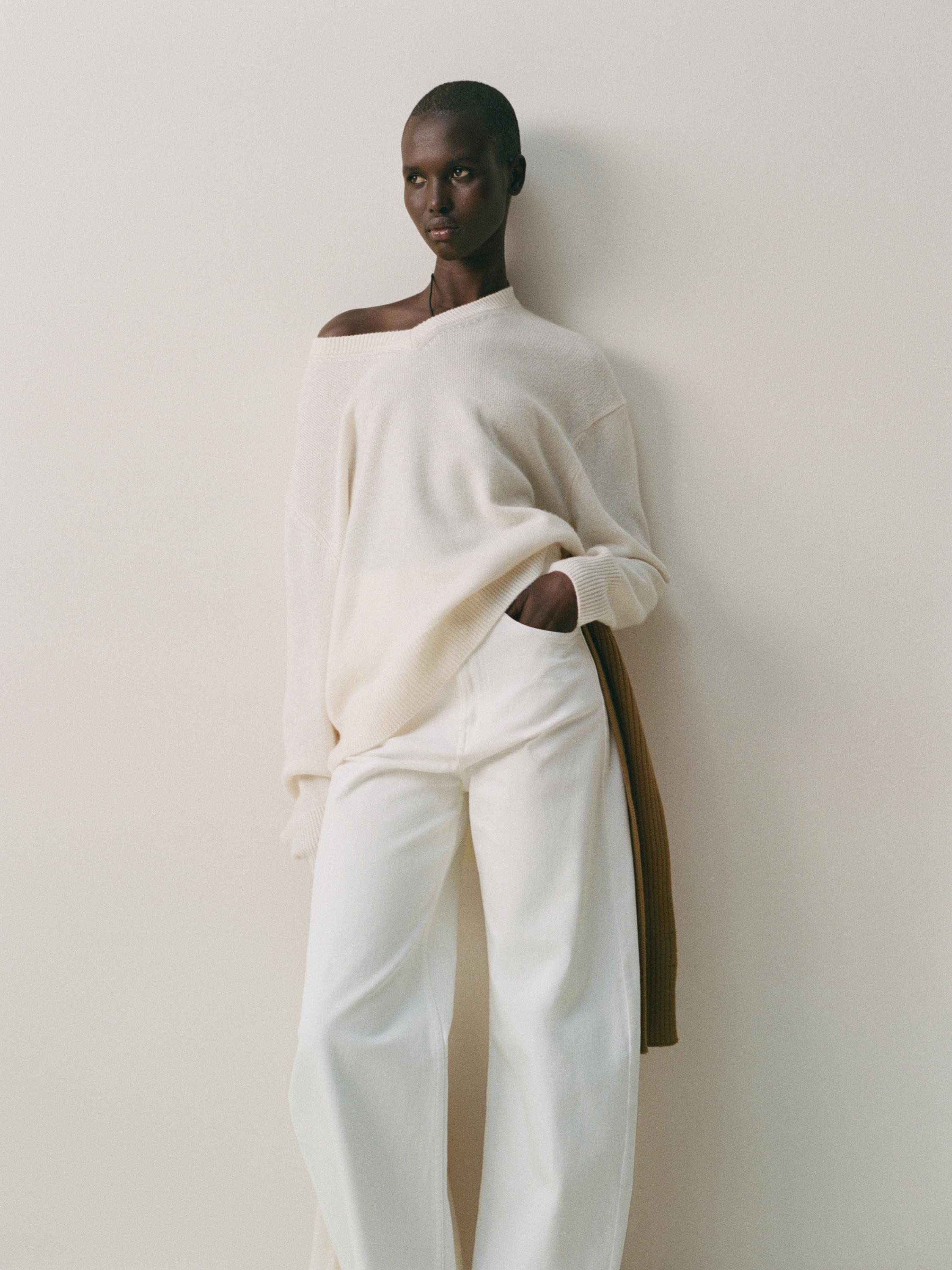 Knit 100% cashmere V-neck sweater