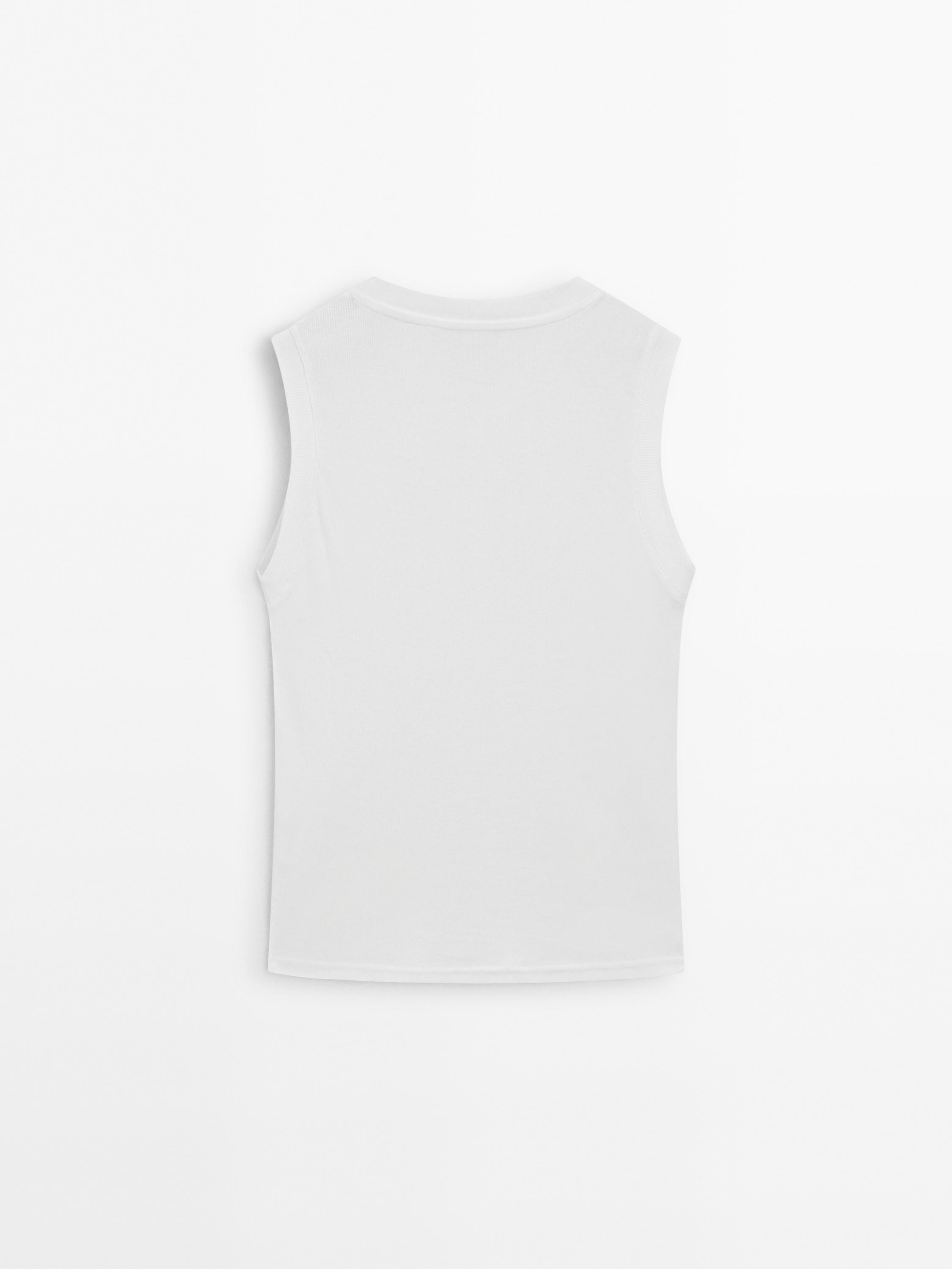100% cotton V-neck T-shirt