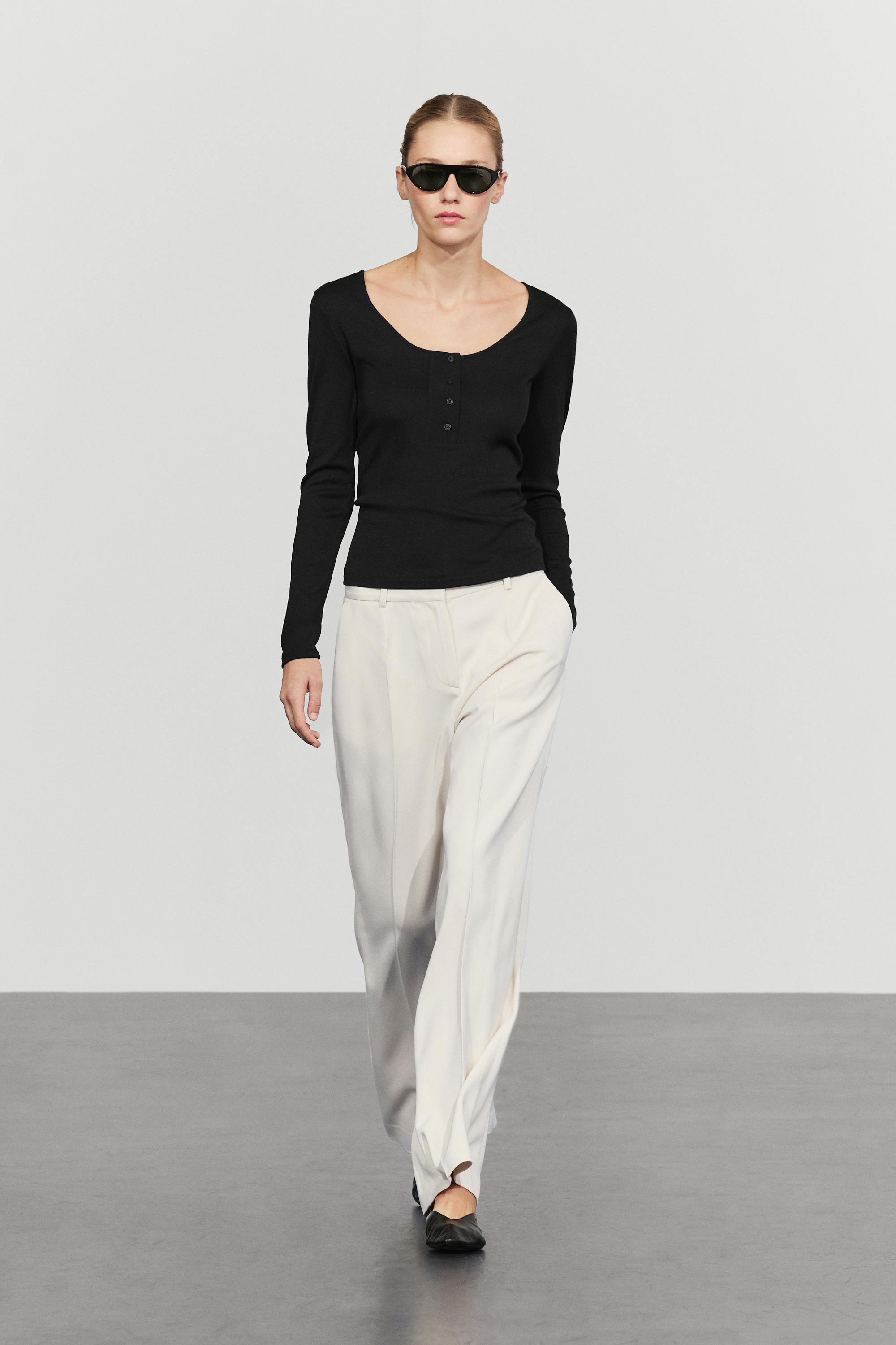 100% cotton button-placket T-shirt