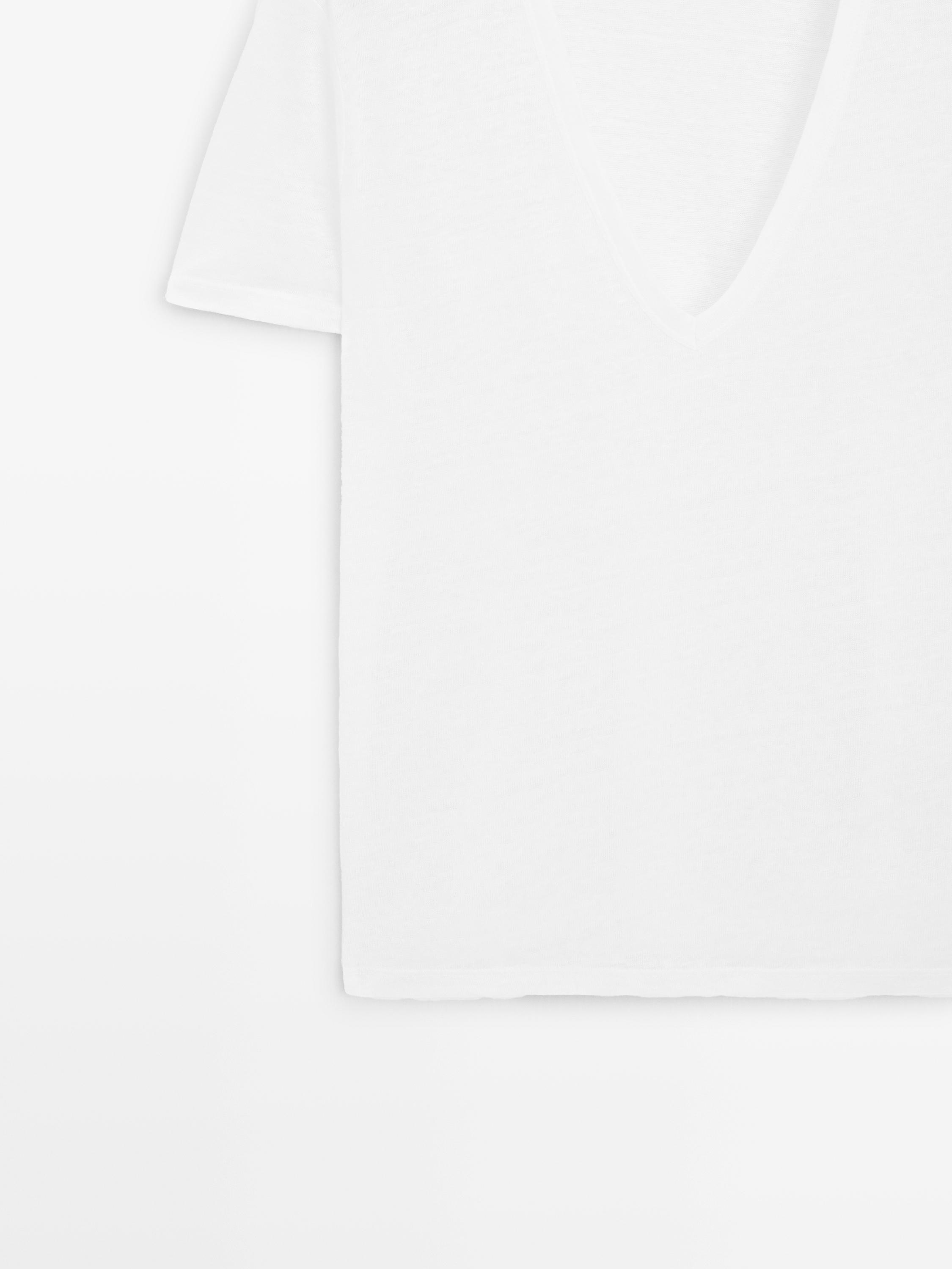 Linen V-neck T-shirt — Off white