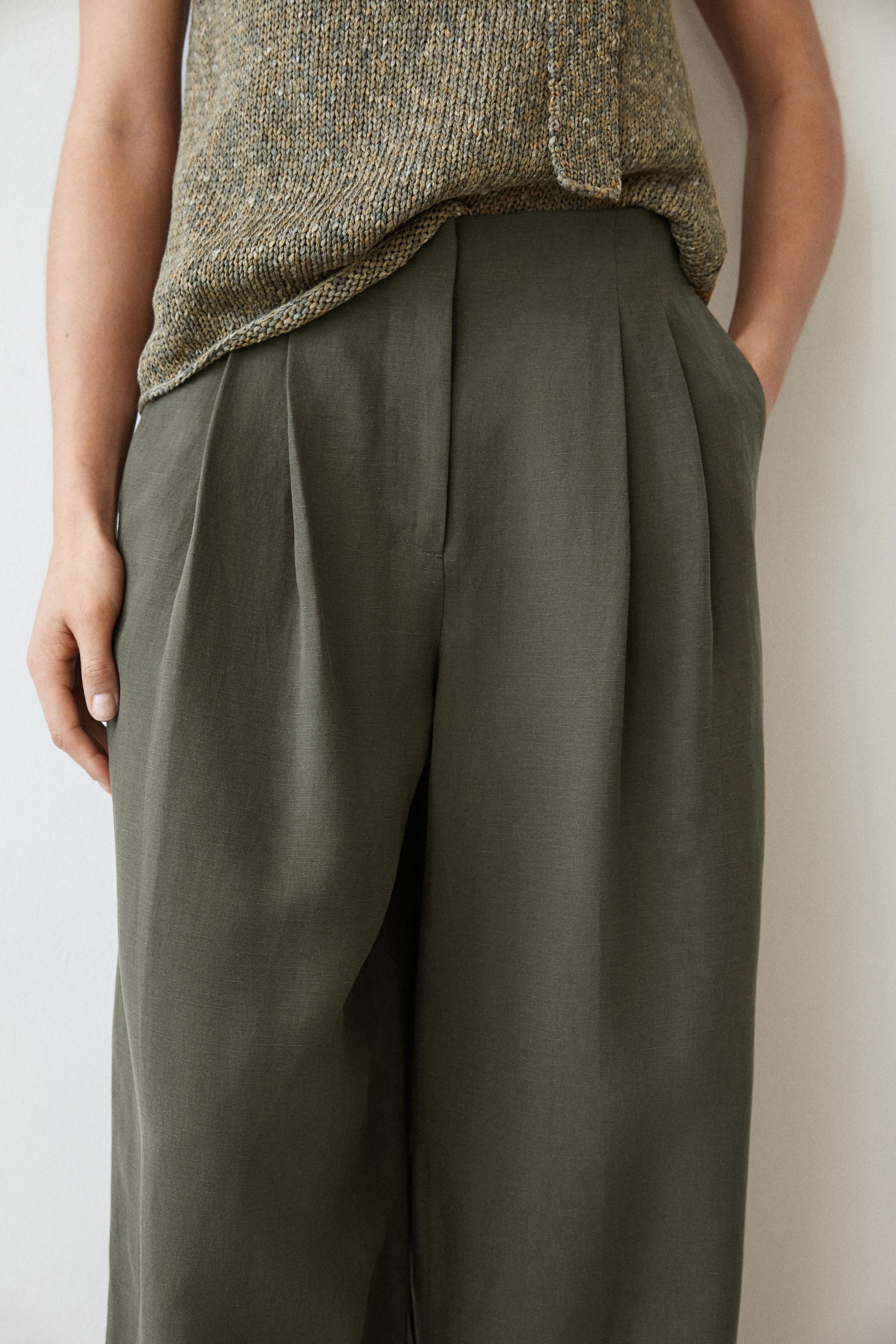 Darted wide-leg trousers — KHAKI