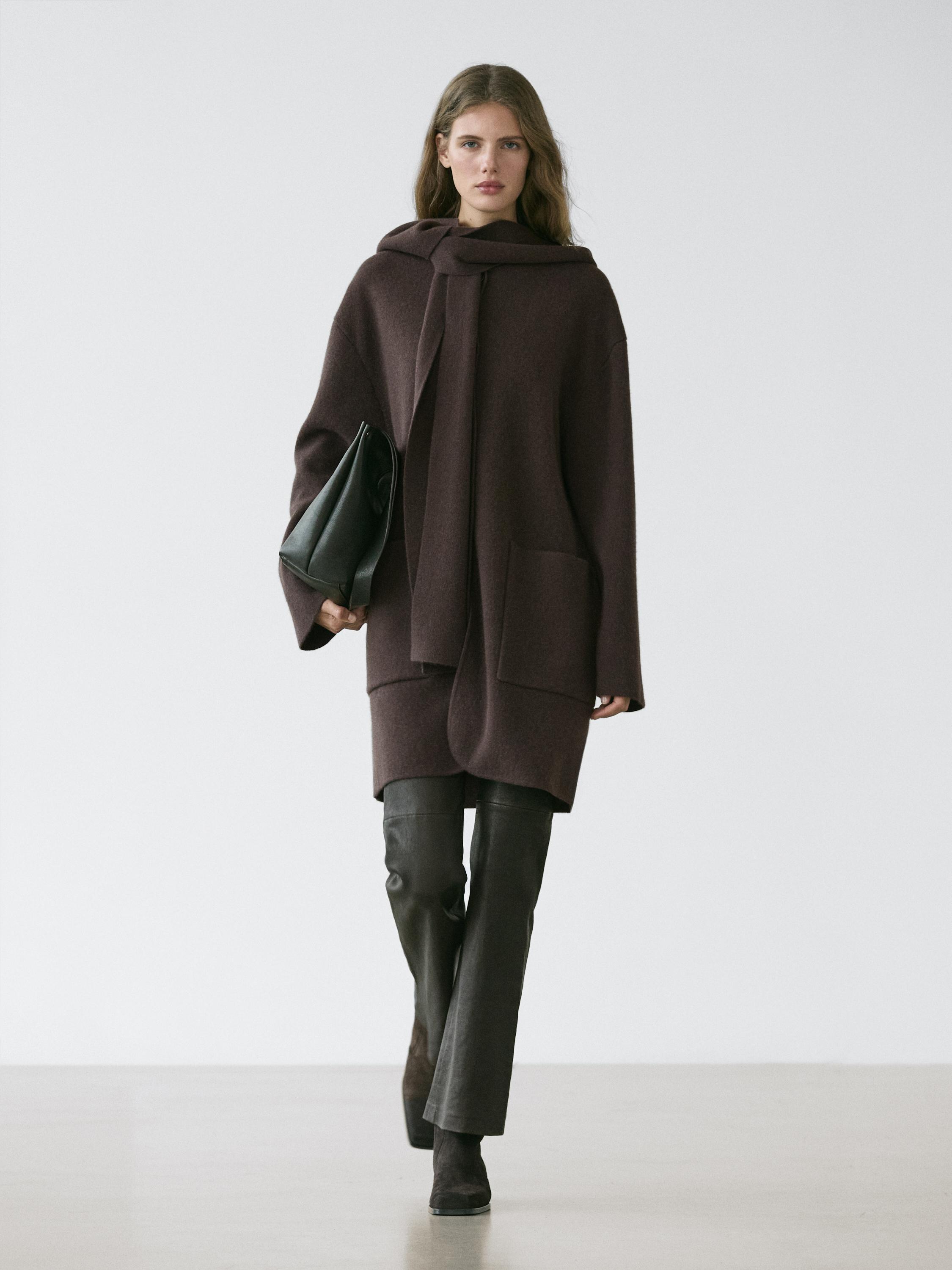 Manteau long détail capuche écharpe