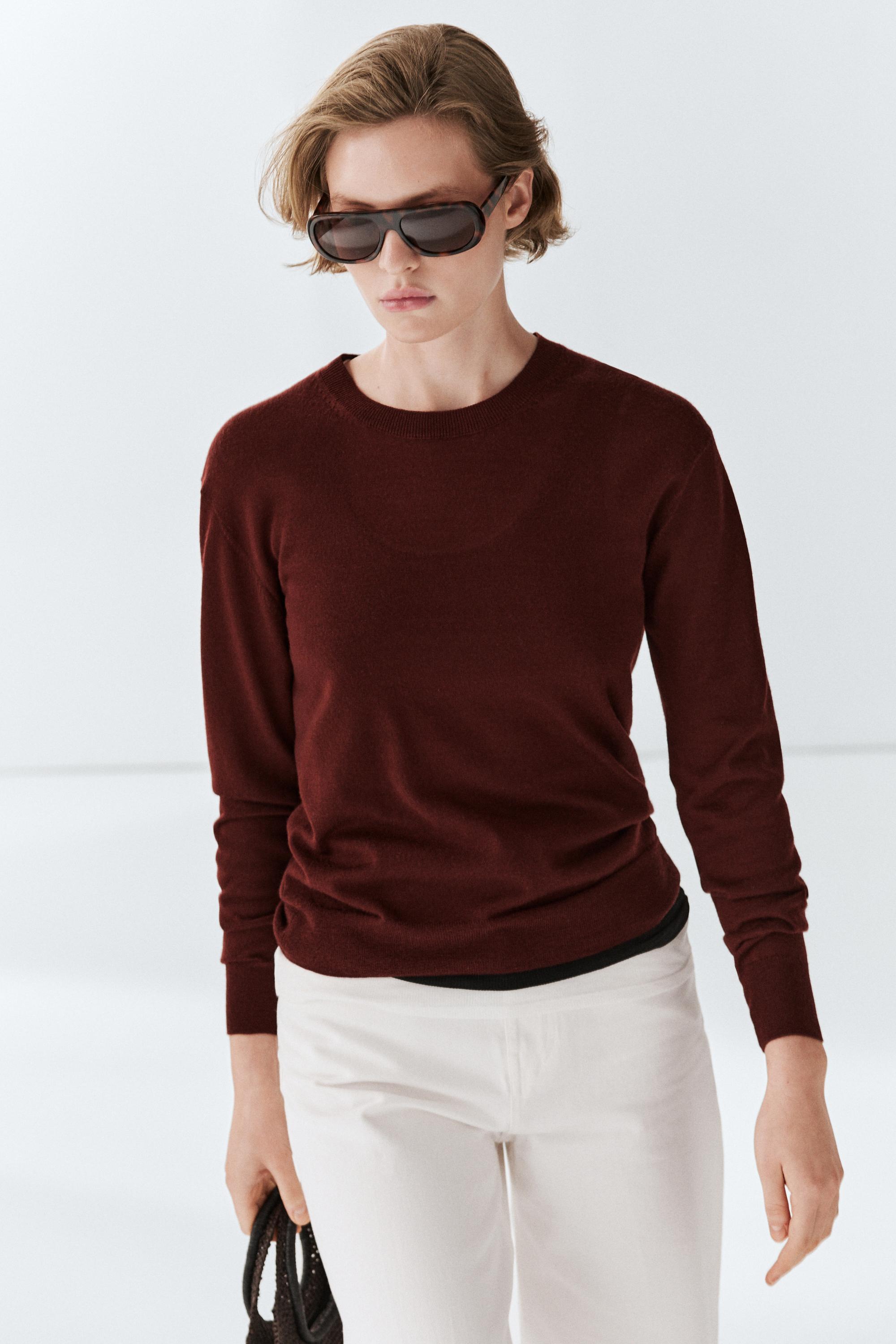 Maglia a maglia fine con collo rotondo 100% lana