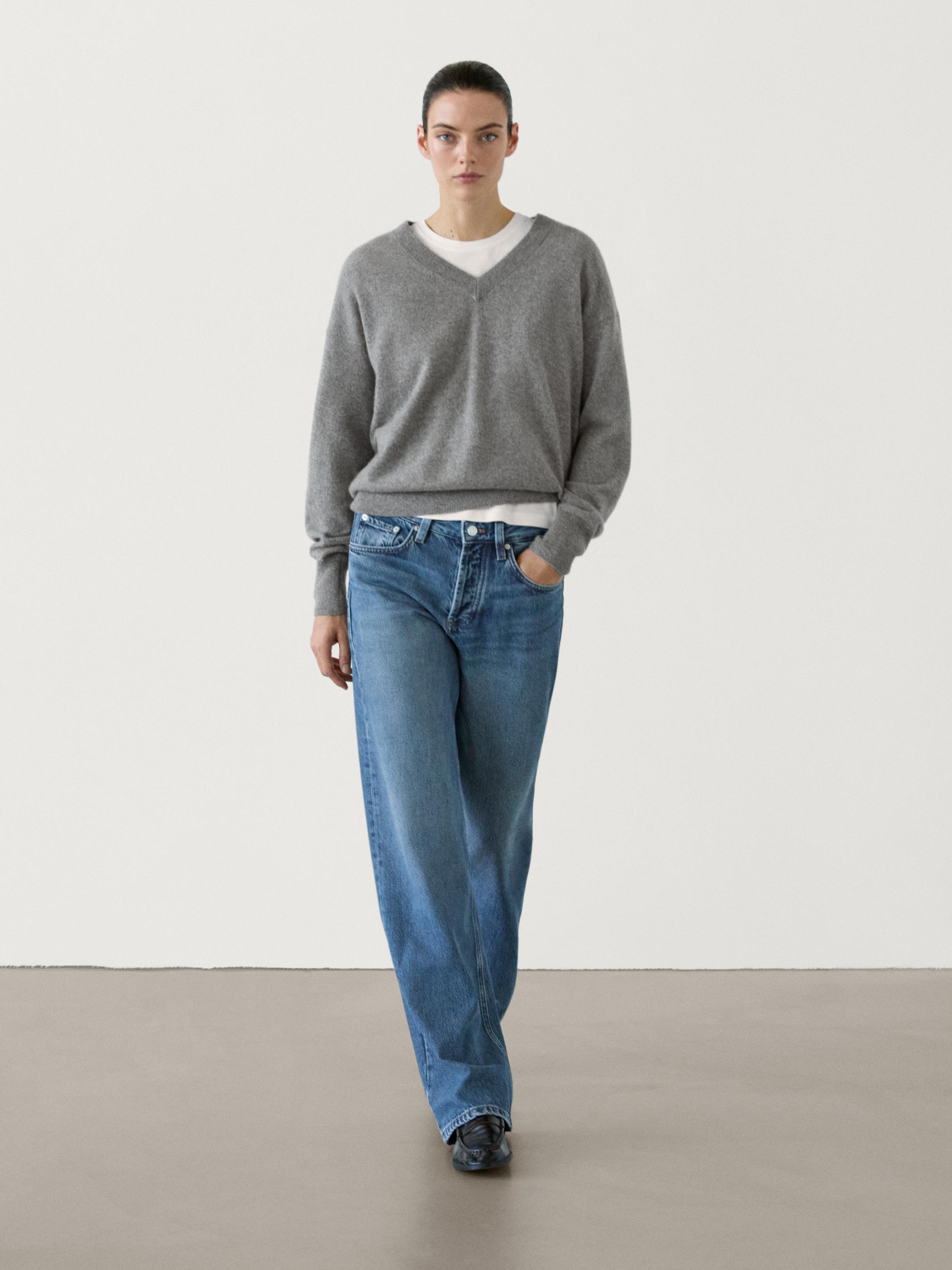 Knit 100% cashmere V-neck sweater