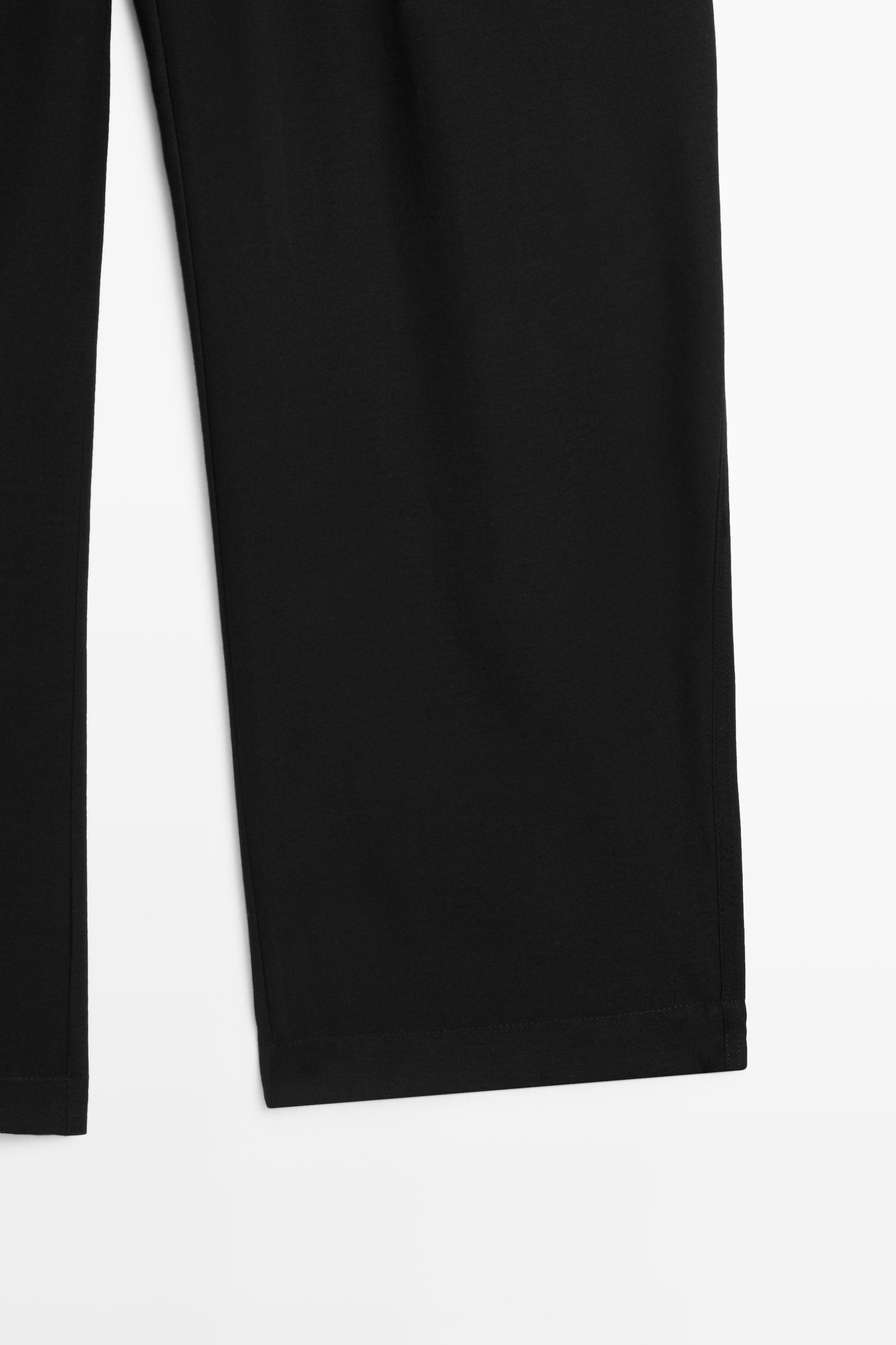Pleated barrel fit pants — BLACK