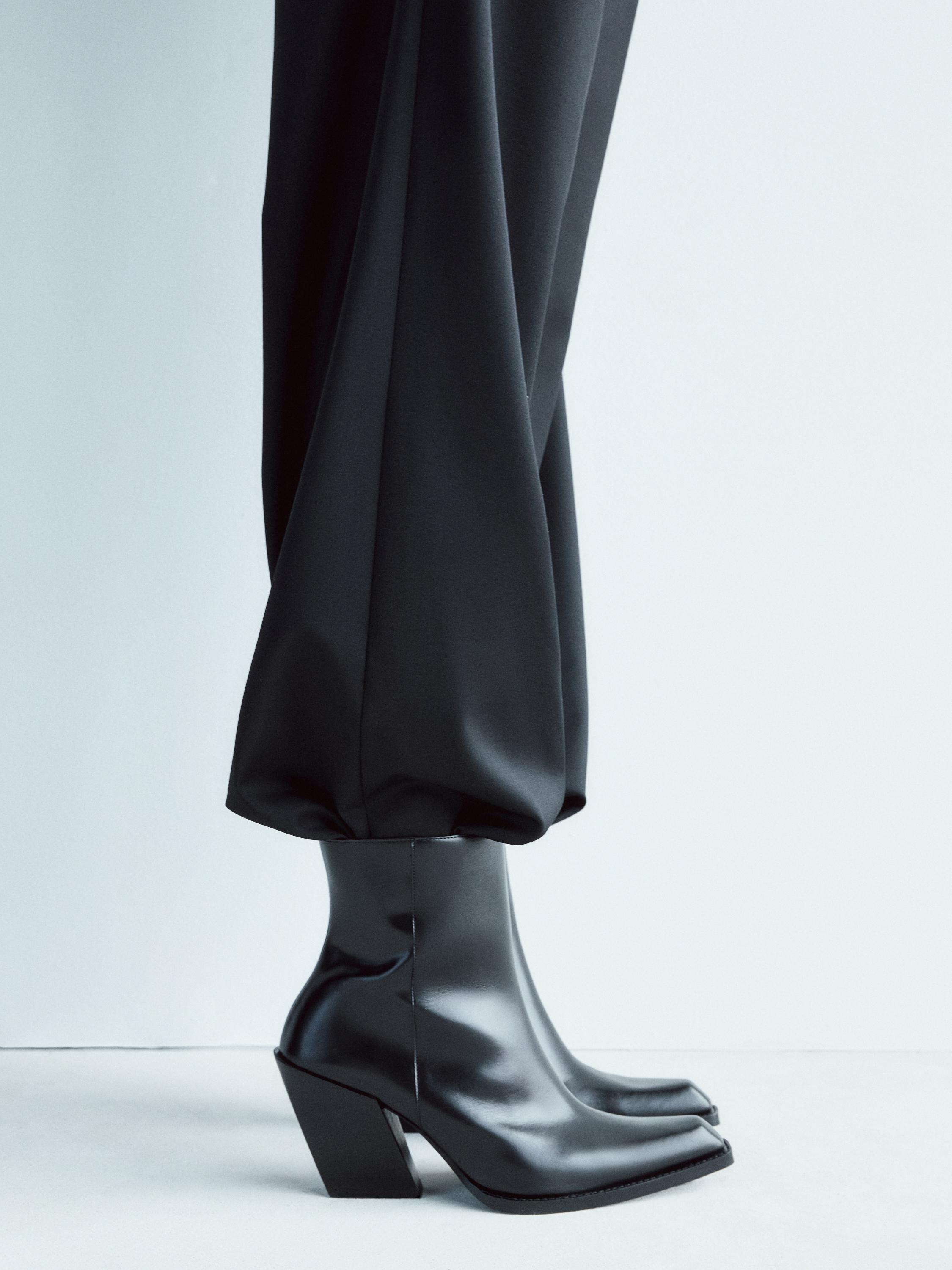 Heeled cowboy boots