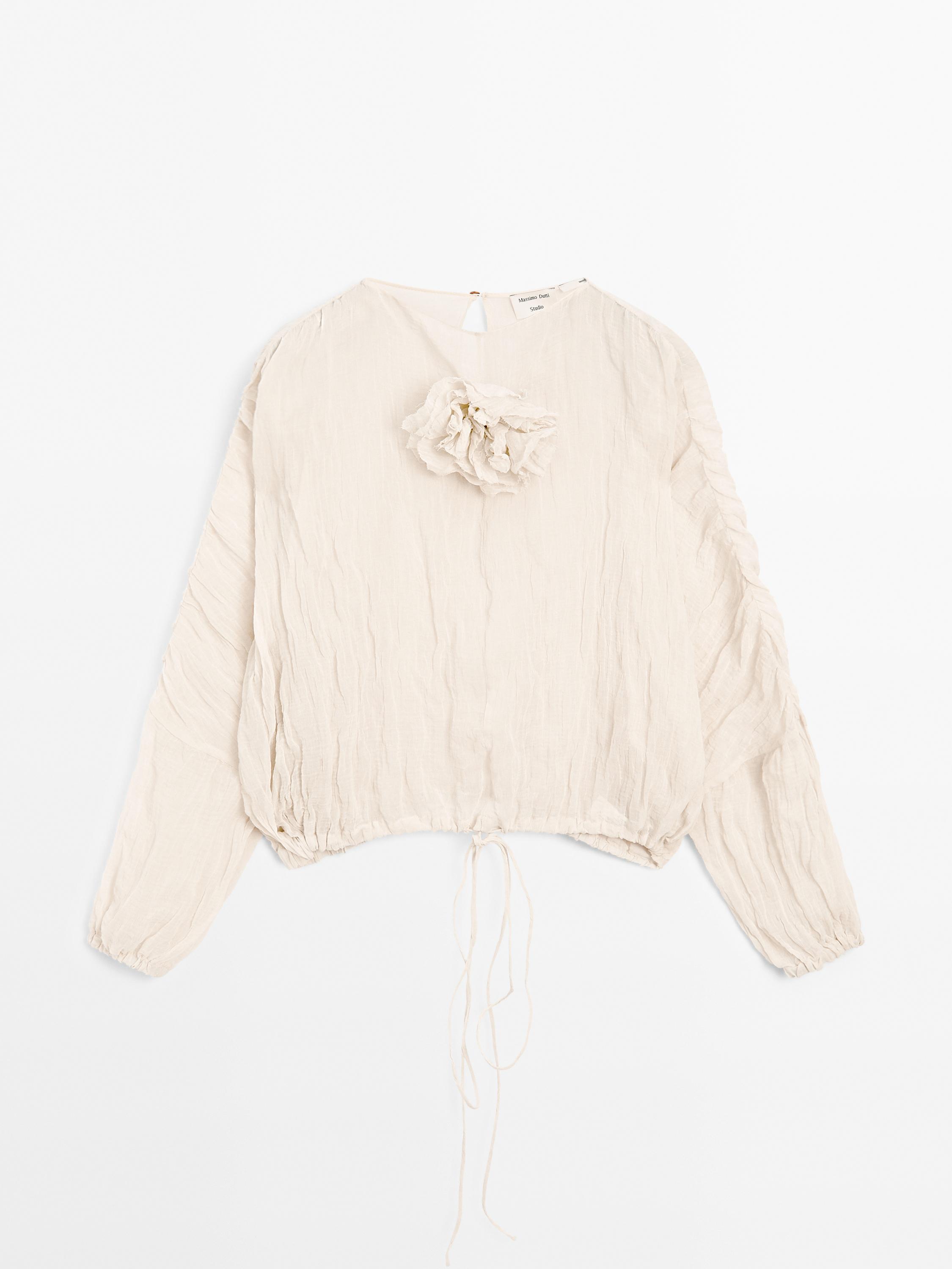 Oversize blouse with flower detail - Studio