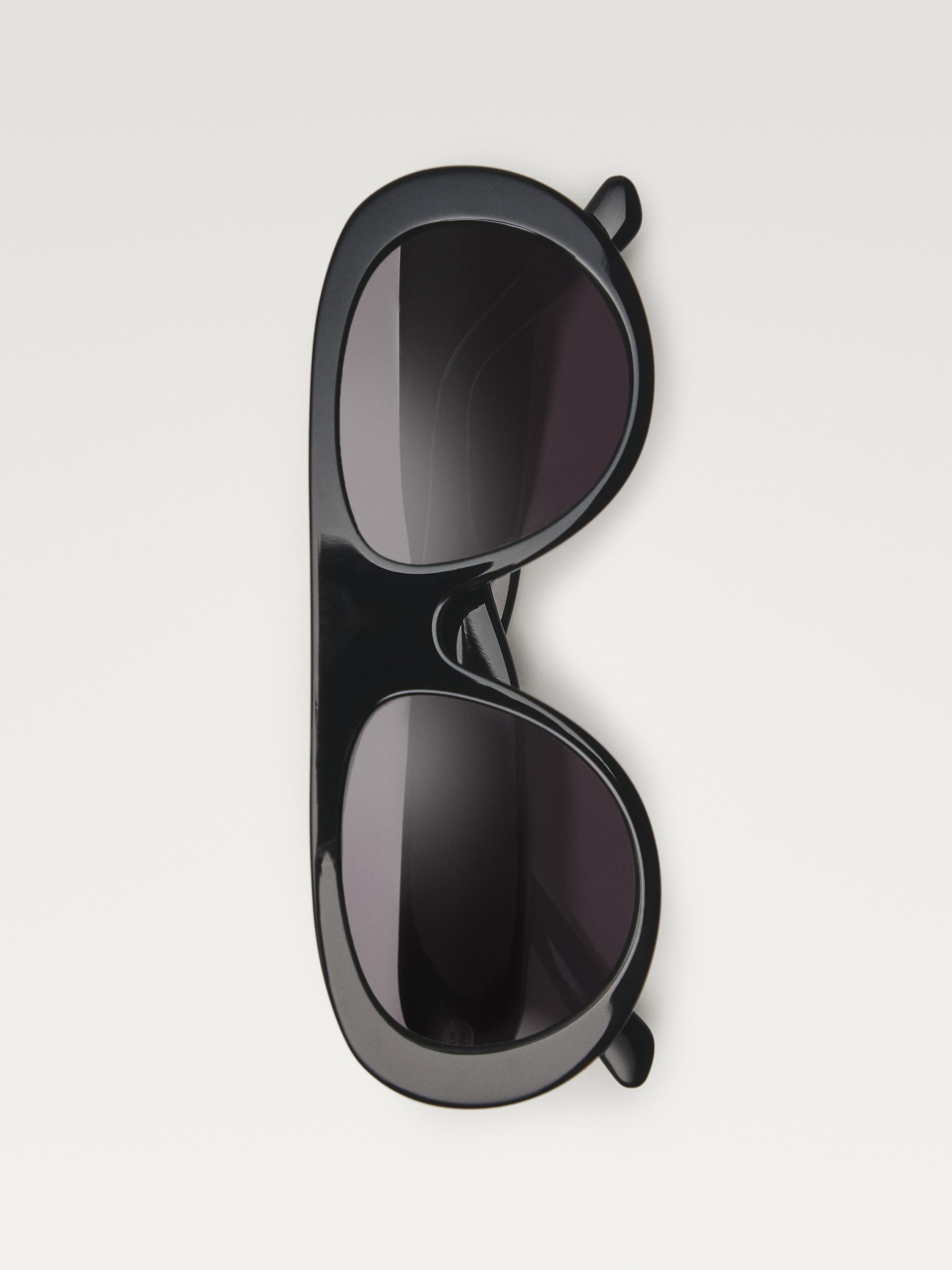 Oval sunglasses