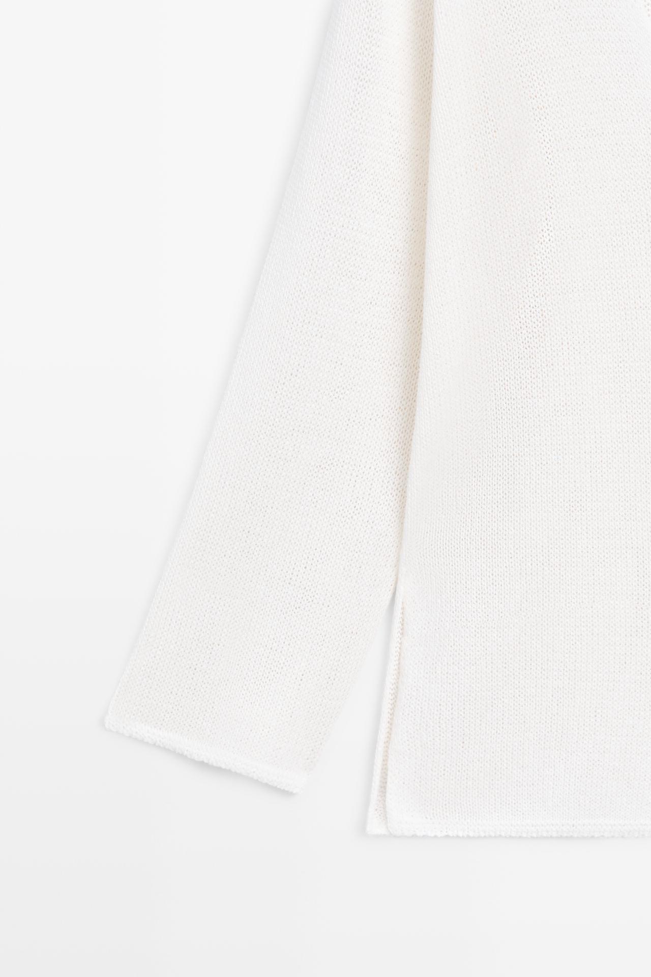 Long knit V-neck cardigan — WHITE