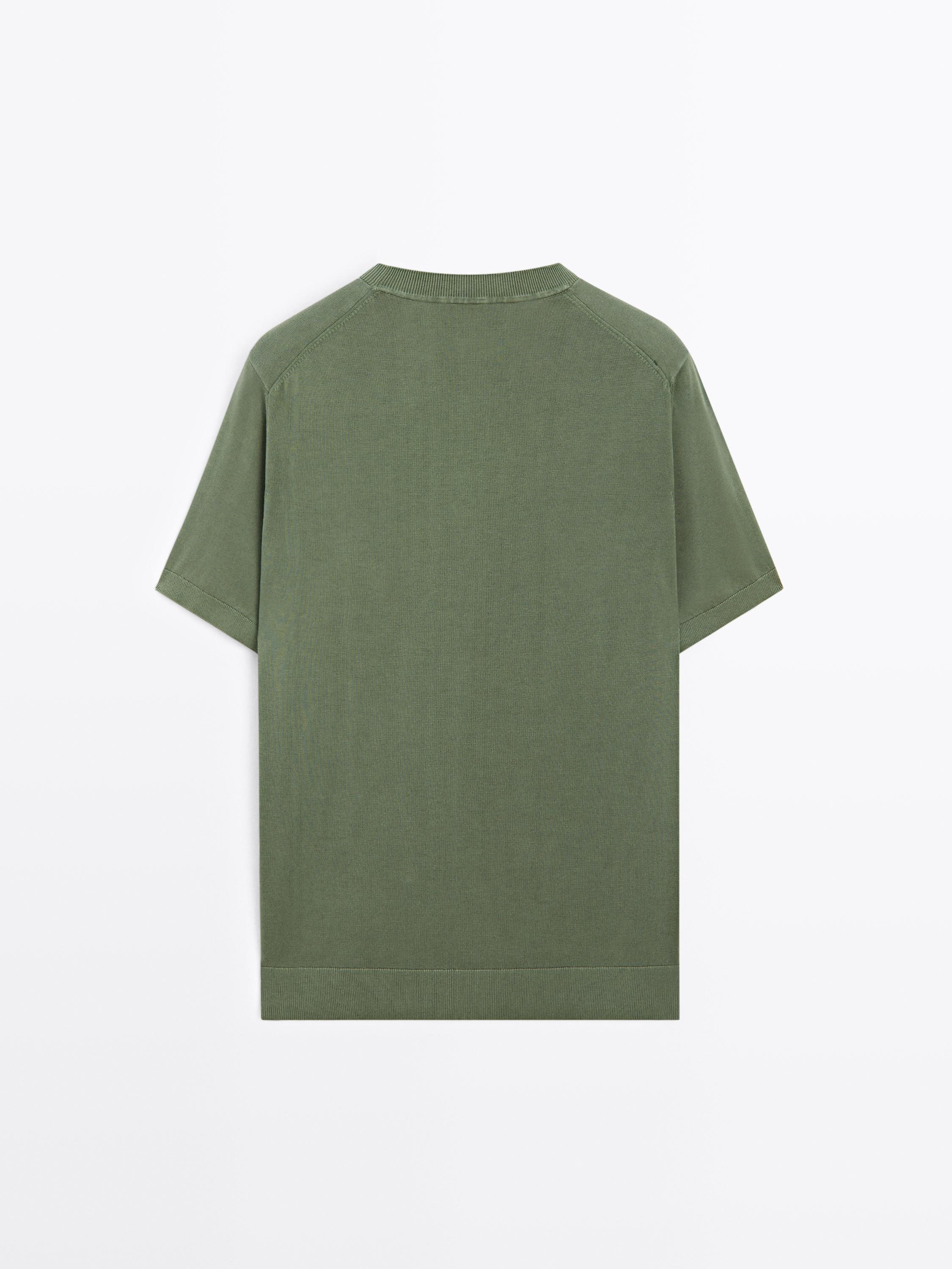 Short sleeve knit T-shirt