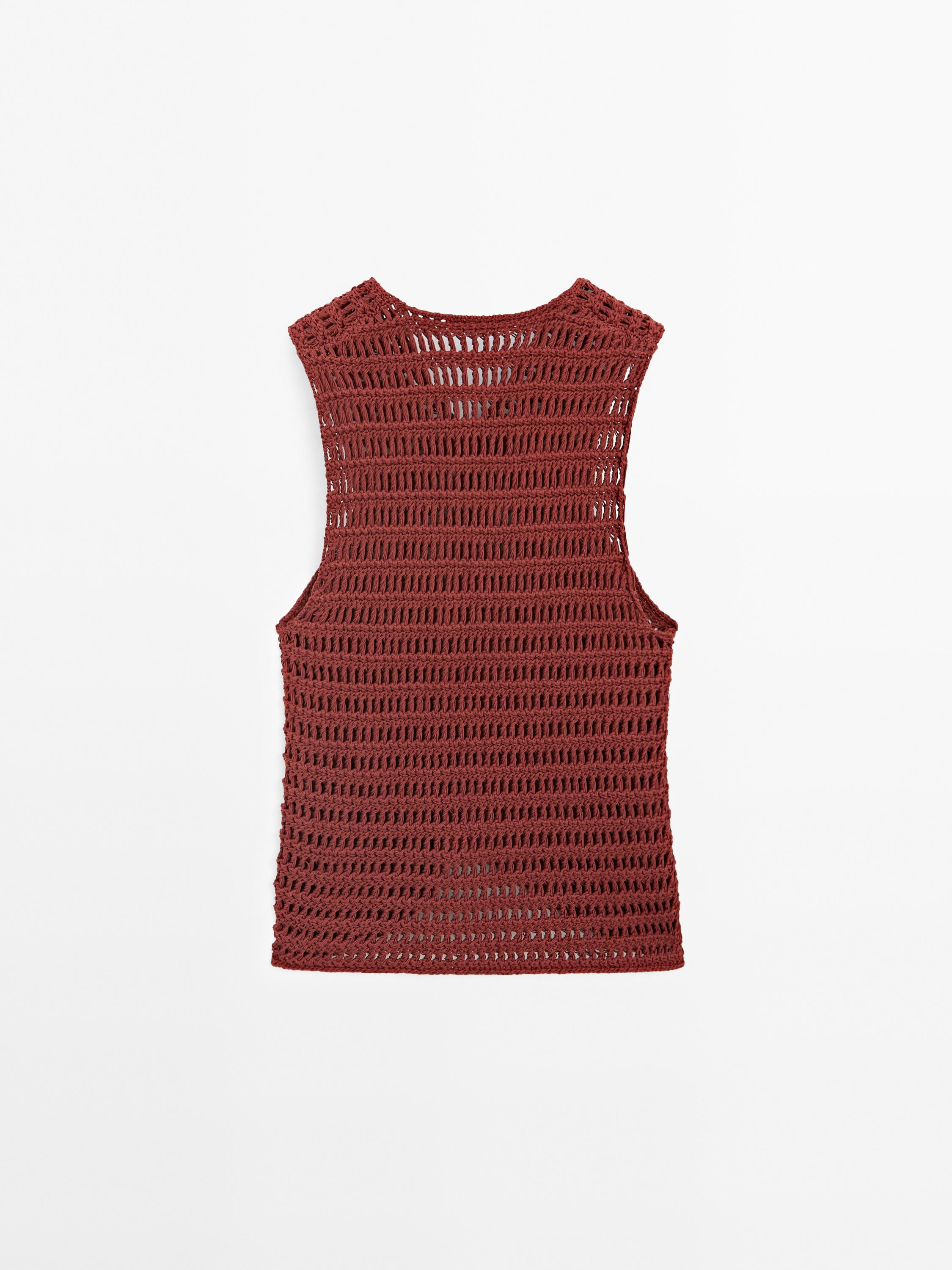 Ažurový háčkovaný top