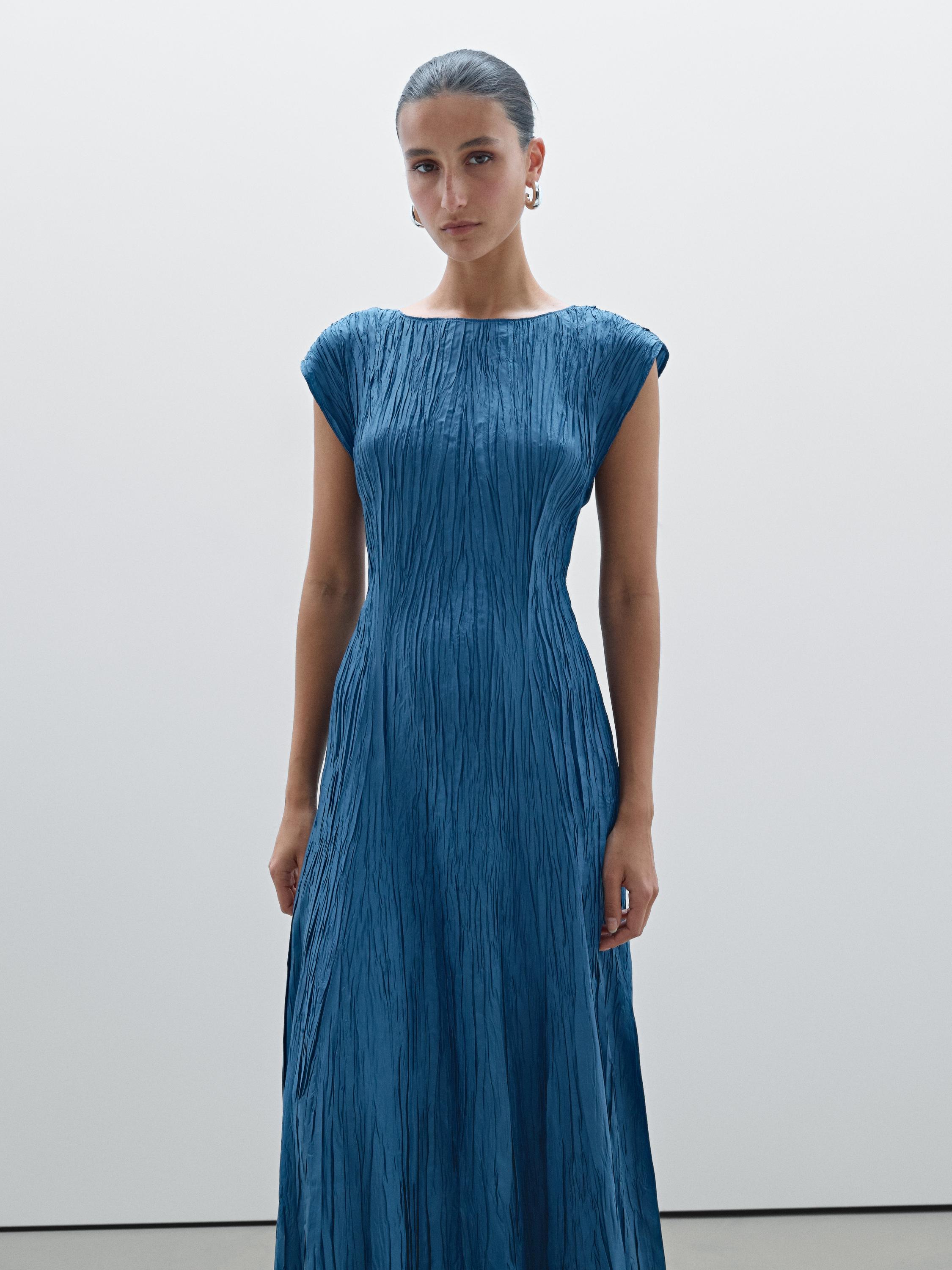 Pleated raglan sleeve midi dress