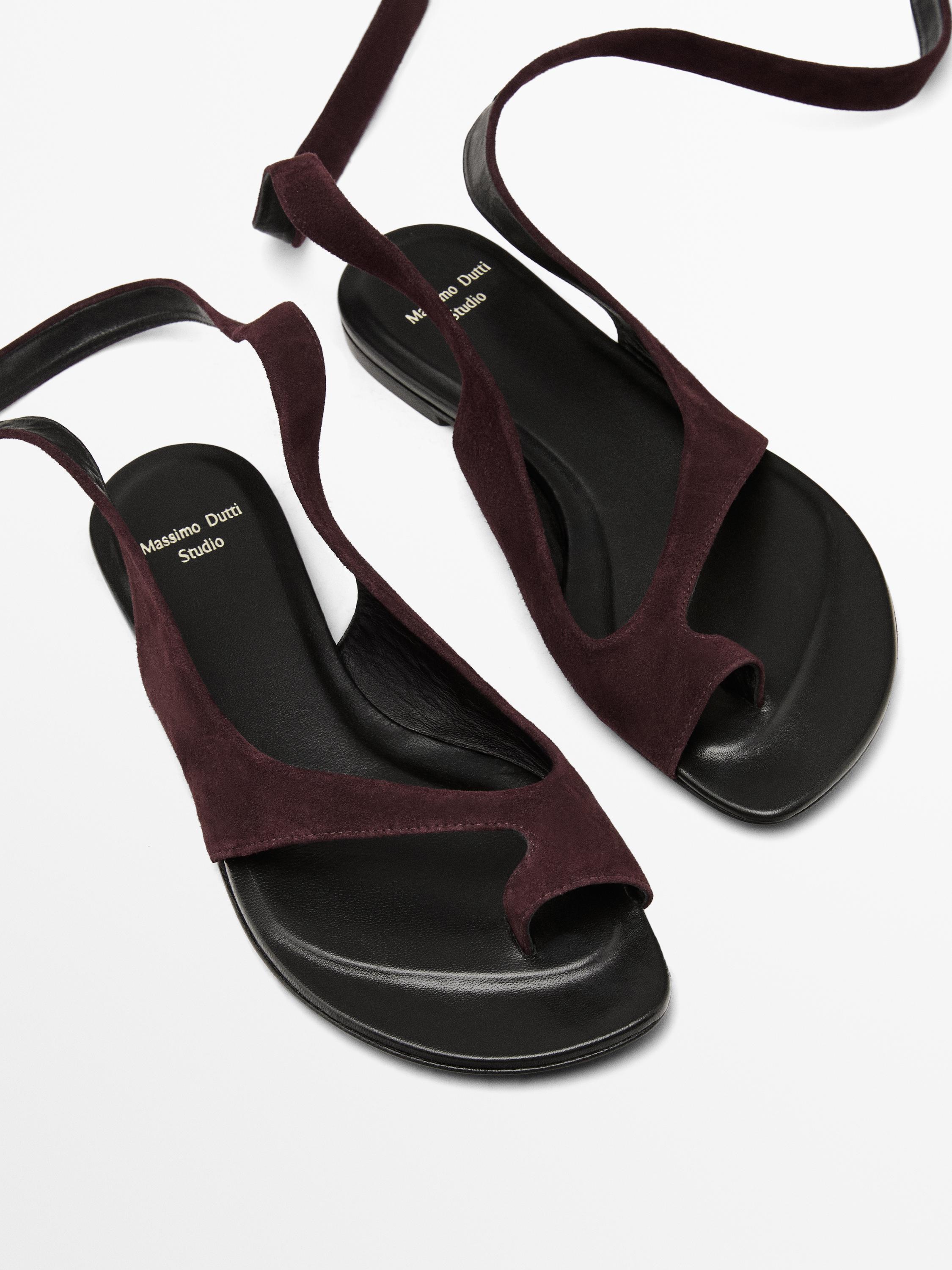 Flache Zehensandalen – STUDIO