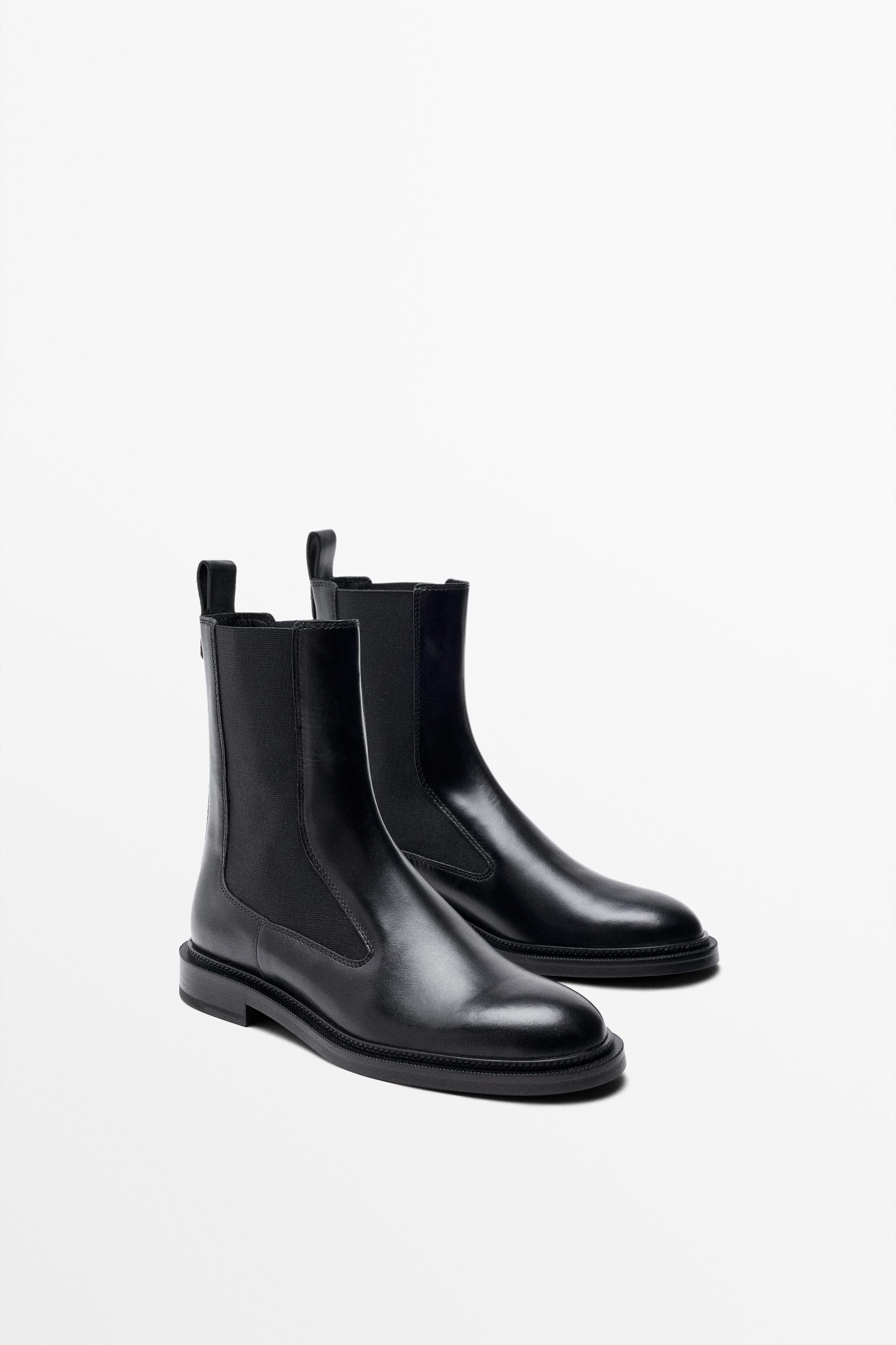 Flat leather Chelsea boots — BLACK