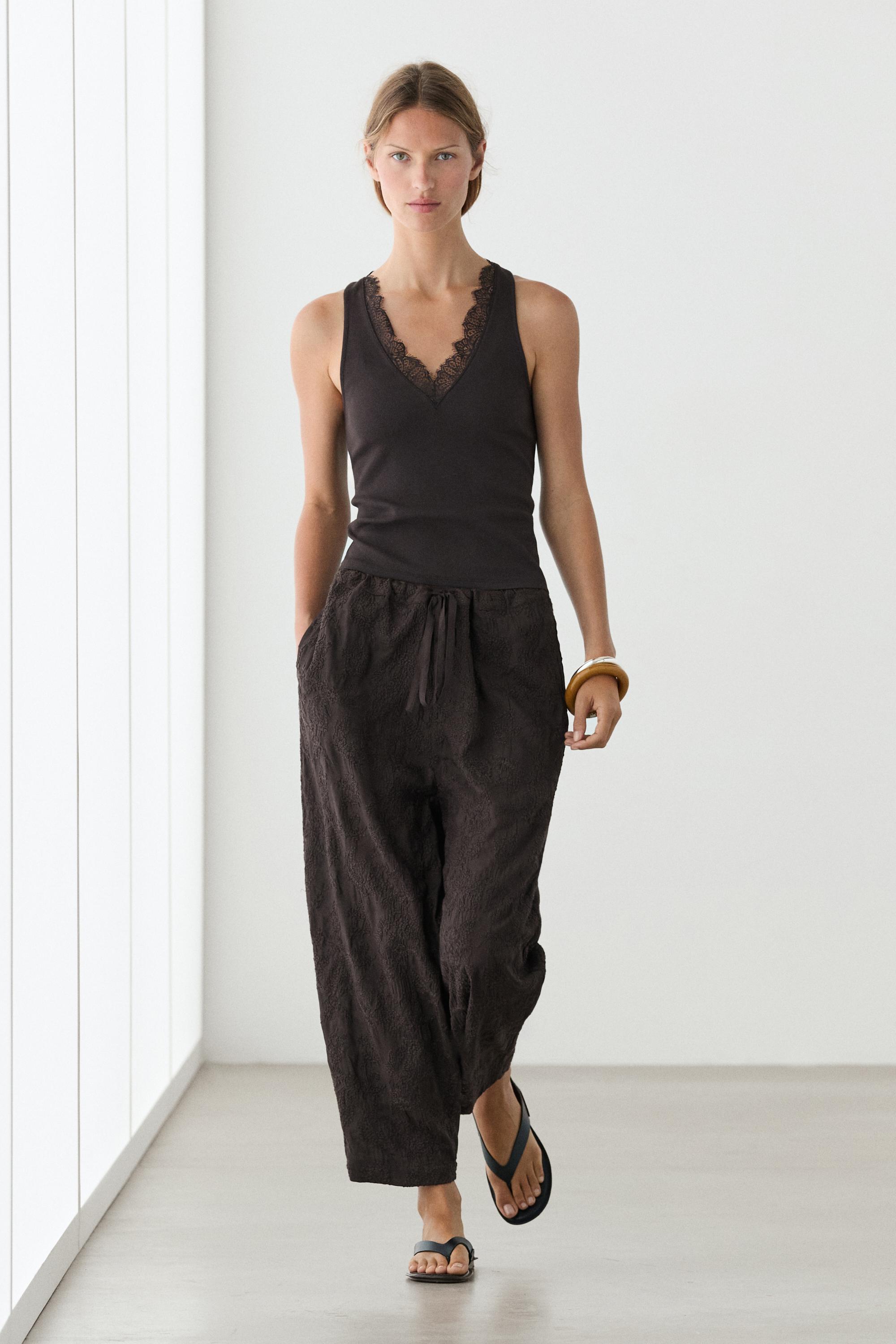 Embroidered flowing barrel fit trousers — Chocolate