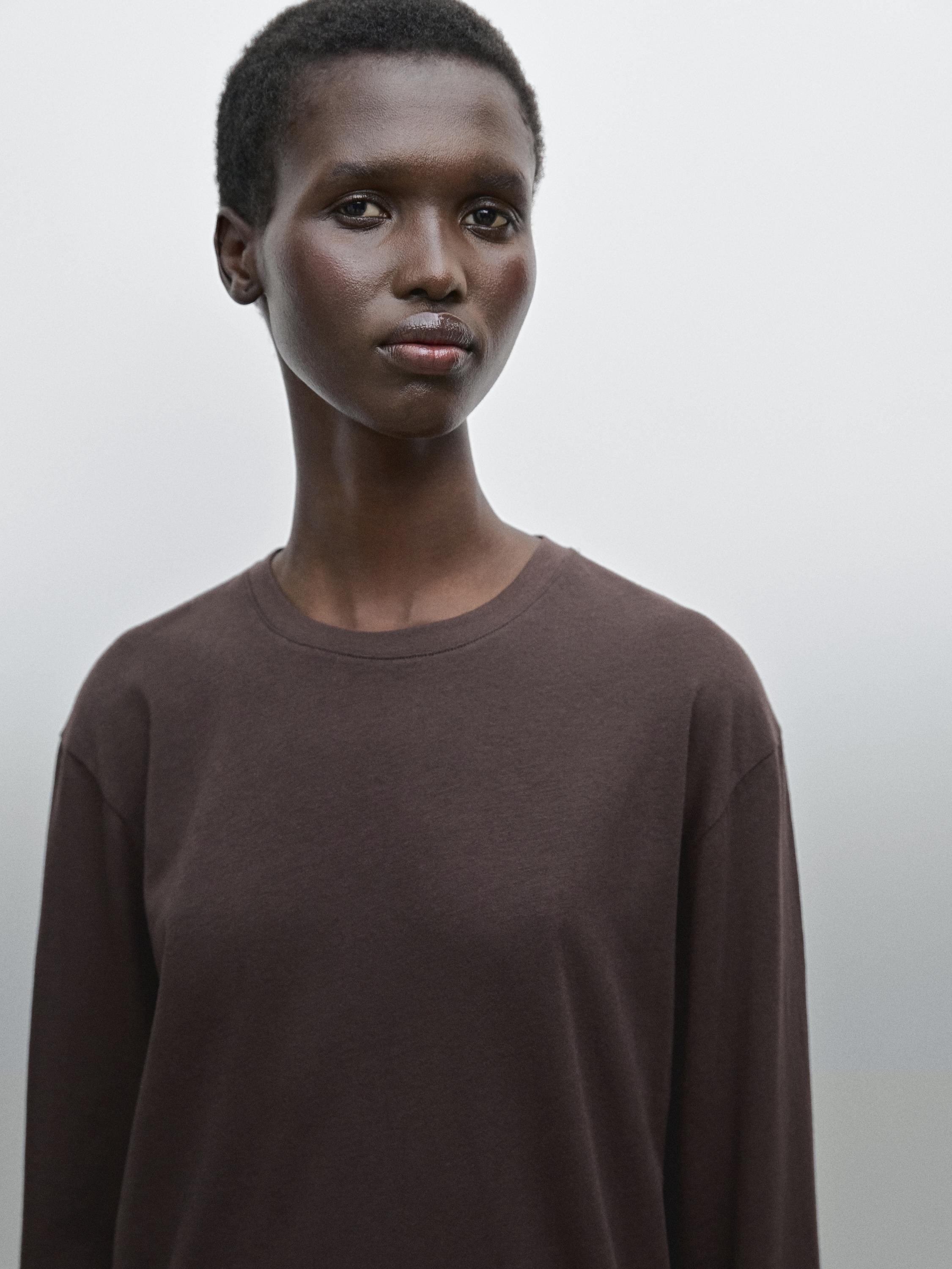 Slim-fit cotton T-shirt with long sleeves
