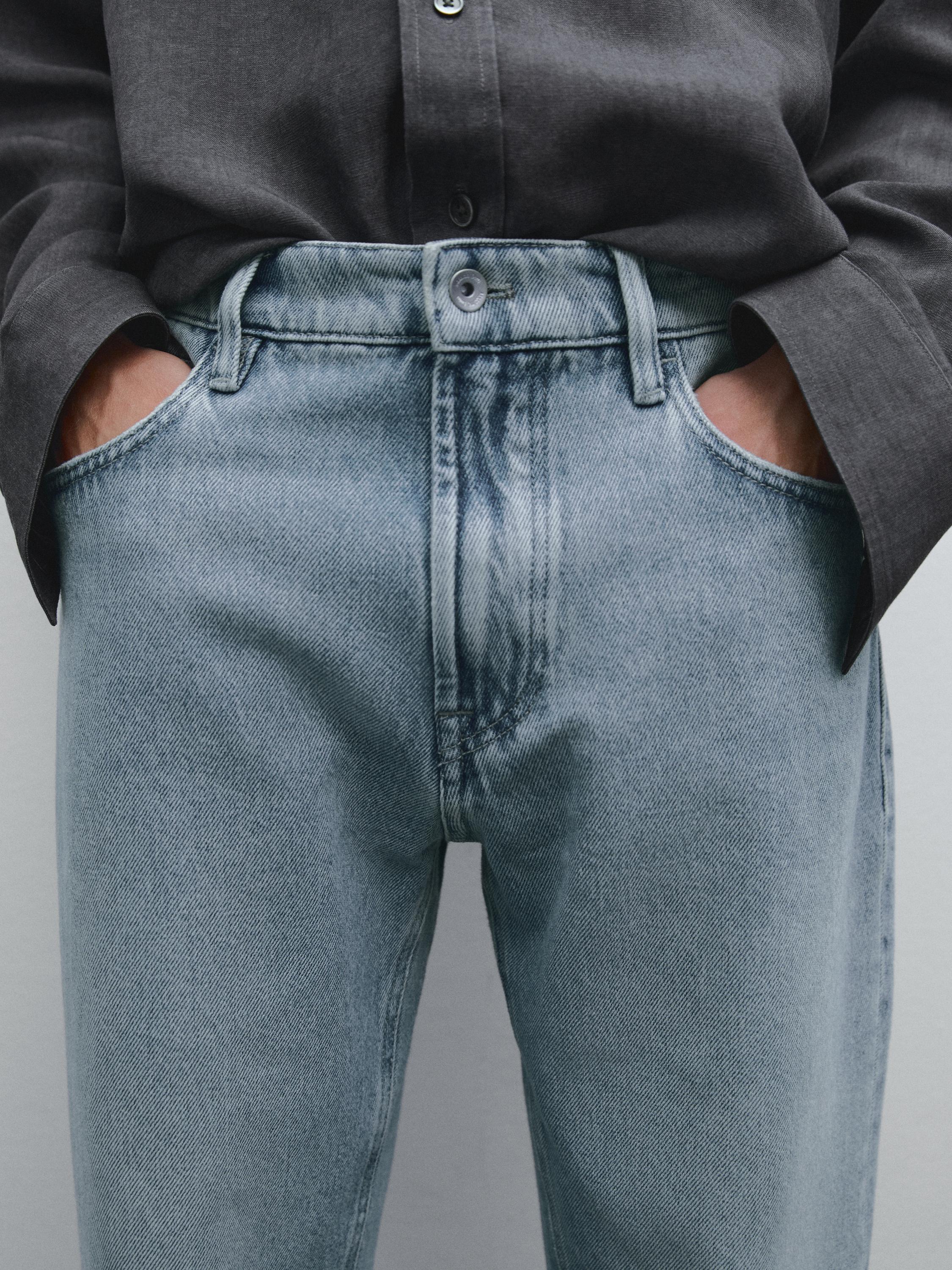 Tapered fit jeans