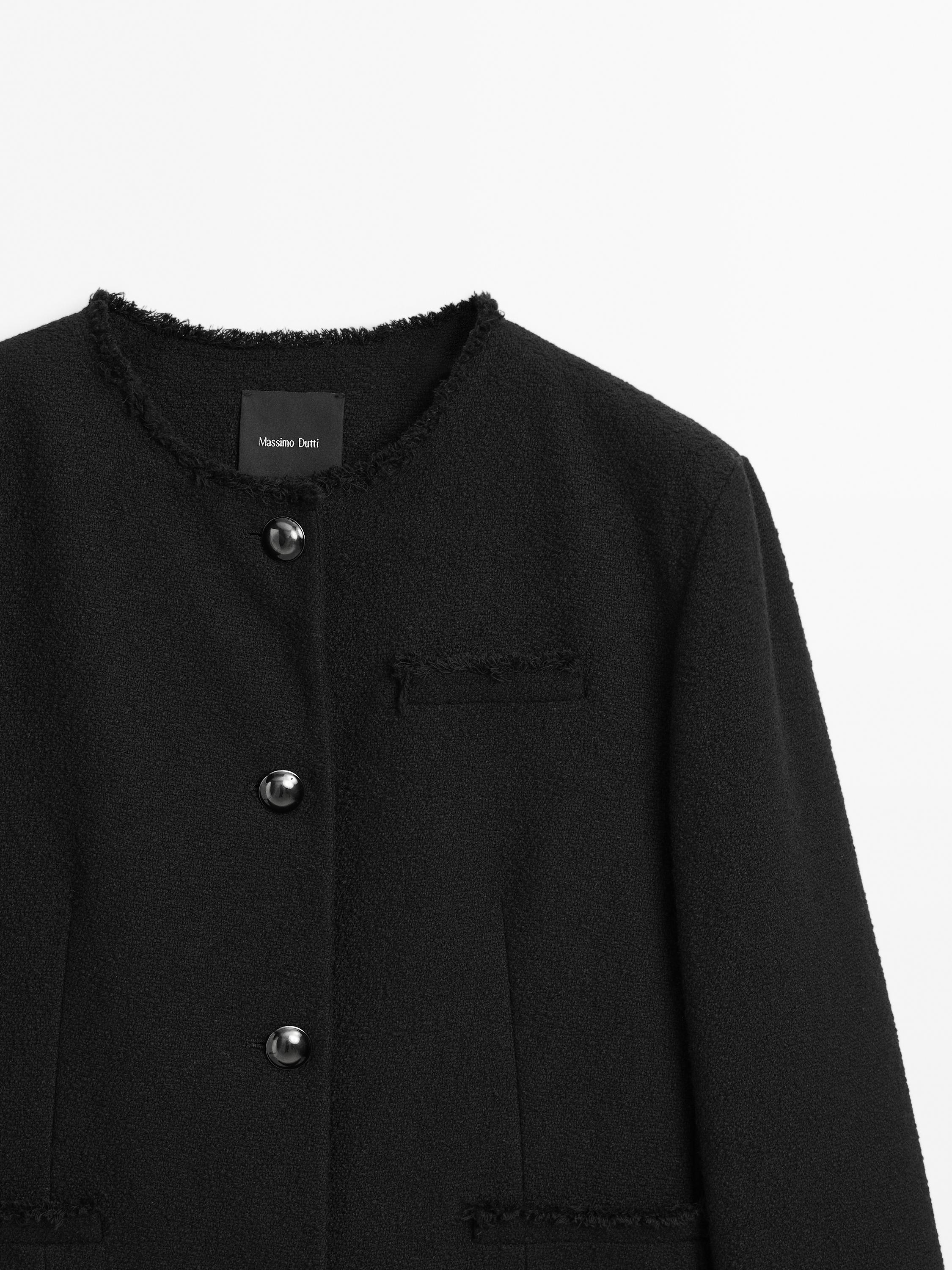 Cropped jacket with buttons
