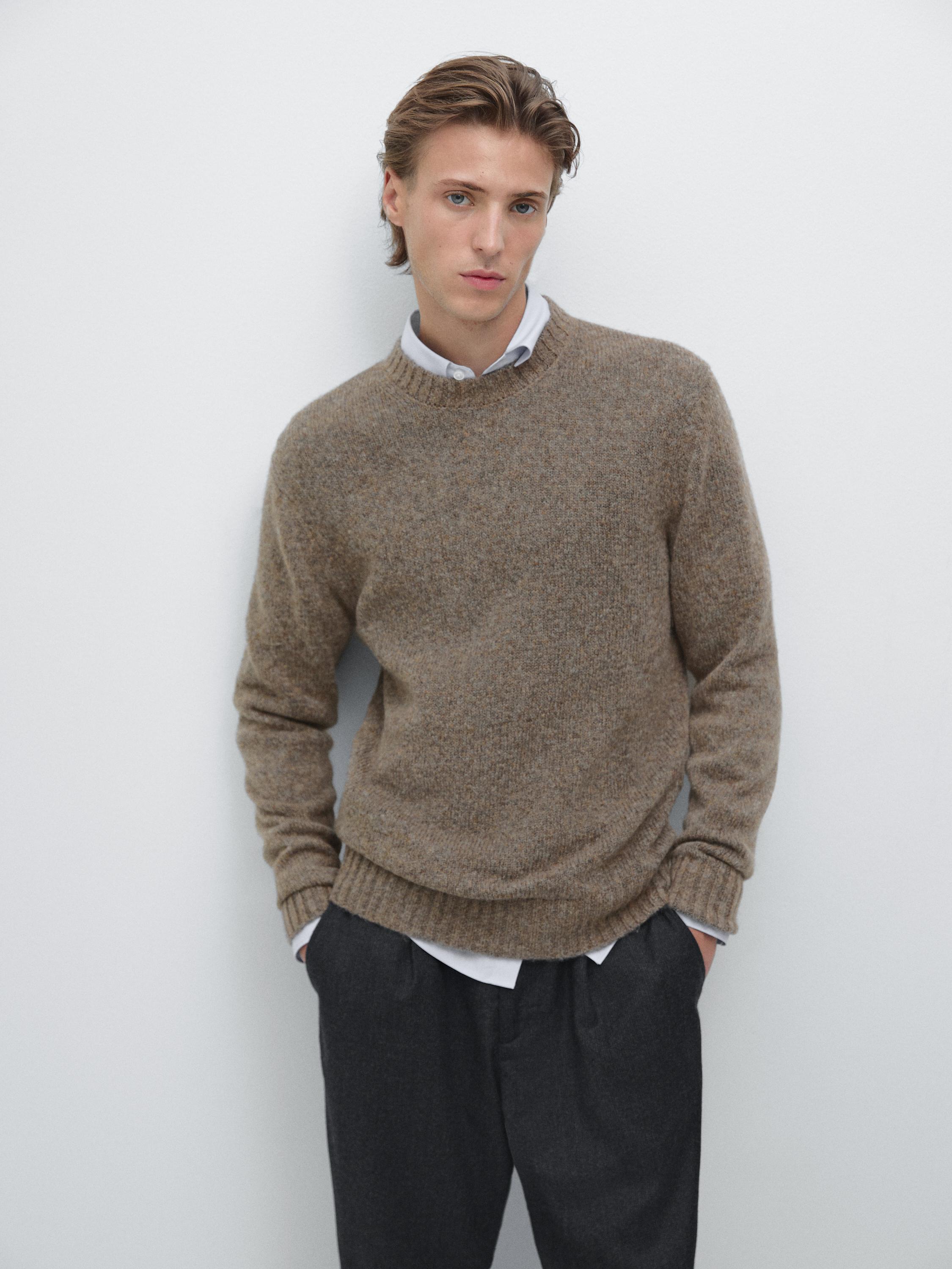 سويتر محاك من الصوف المخلوط بياقة دائرية