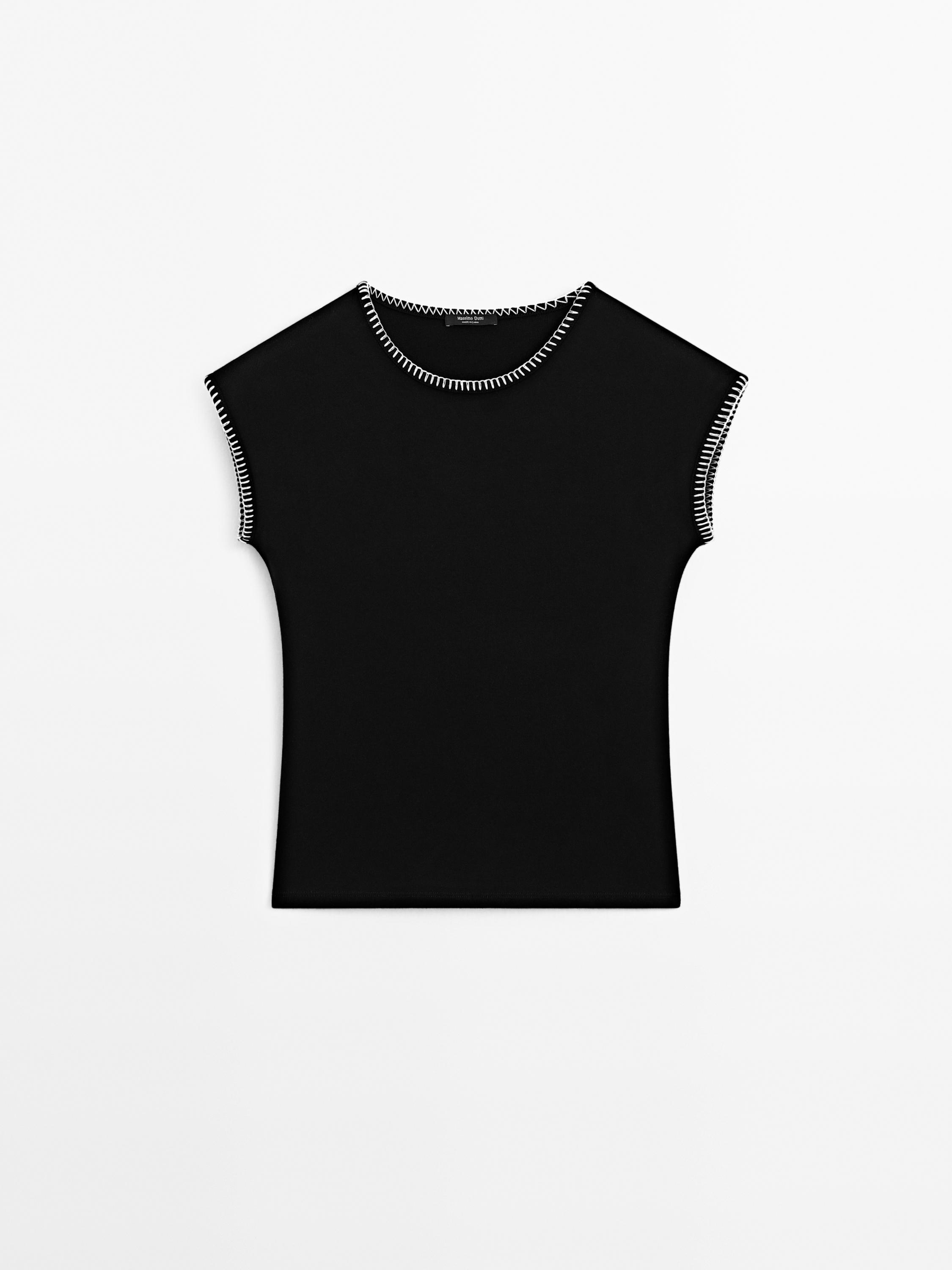 Shirt mit farblich abgesetztem Detail
