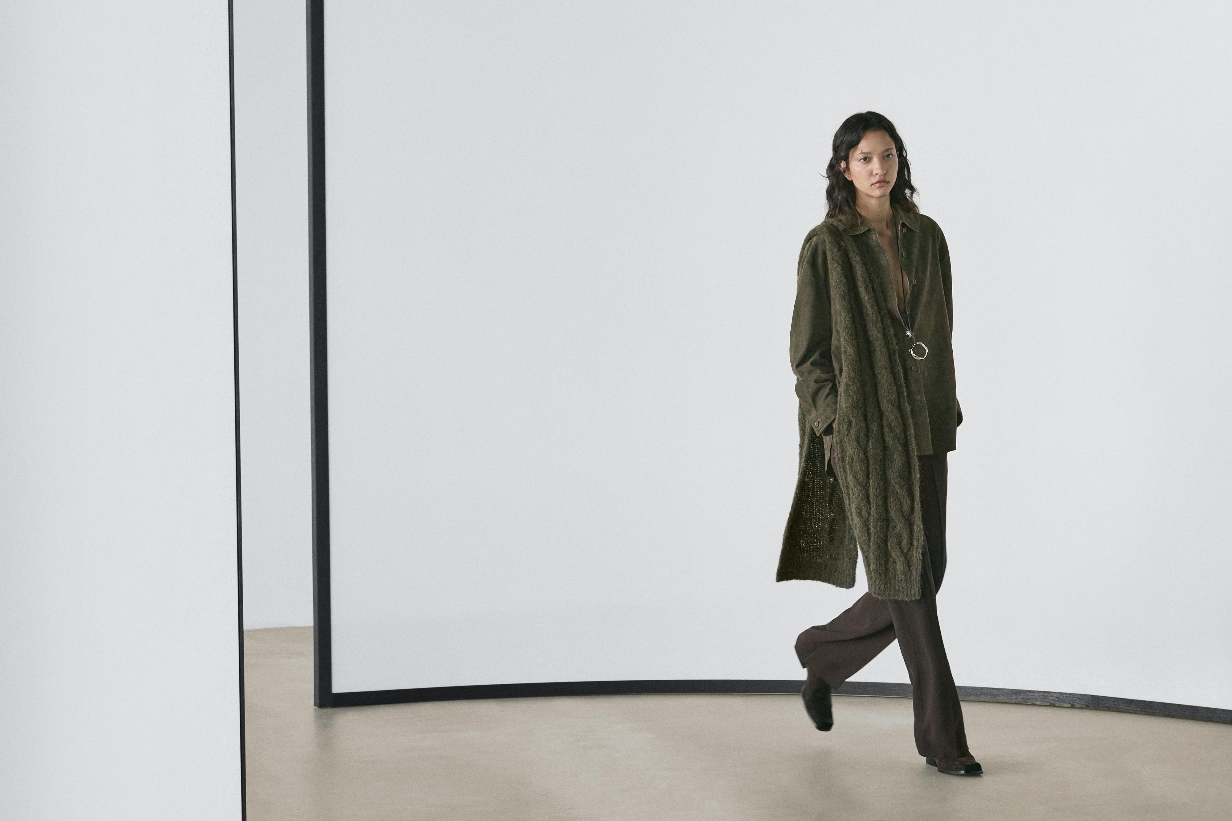 Flared trousers with pocket — Chocolate