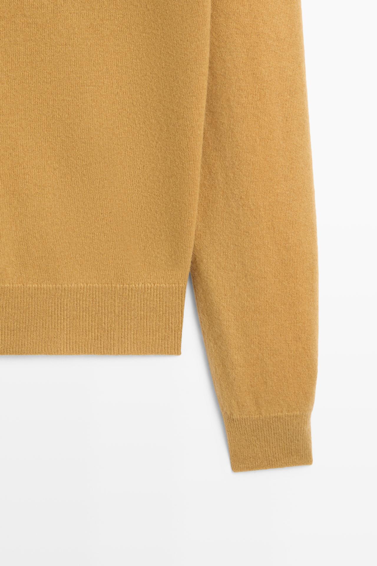 Knit 100% cashmere round neck sweater — MUSTARD YELLOW
