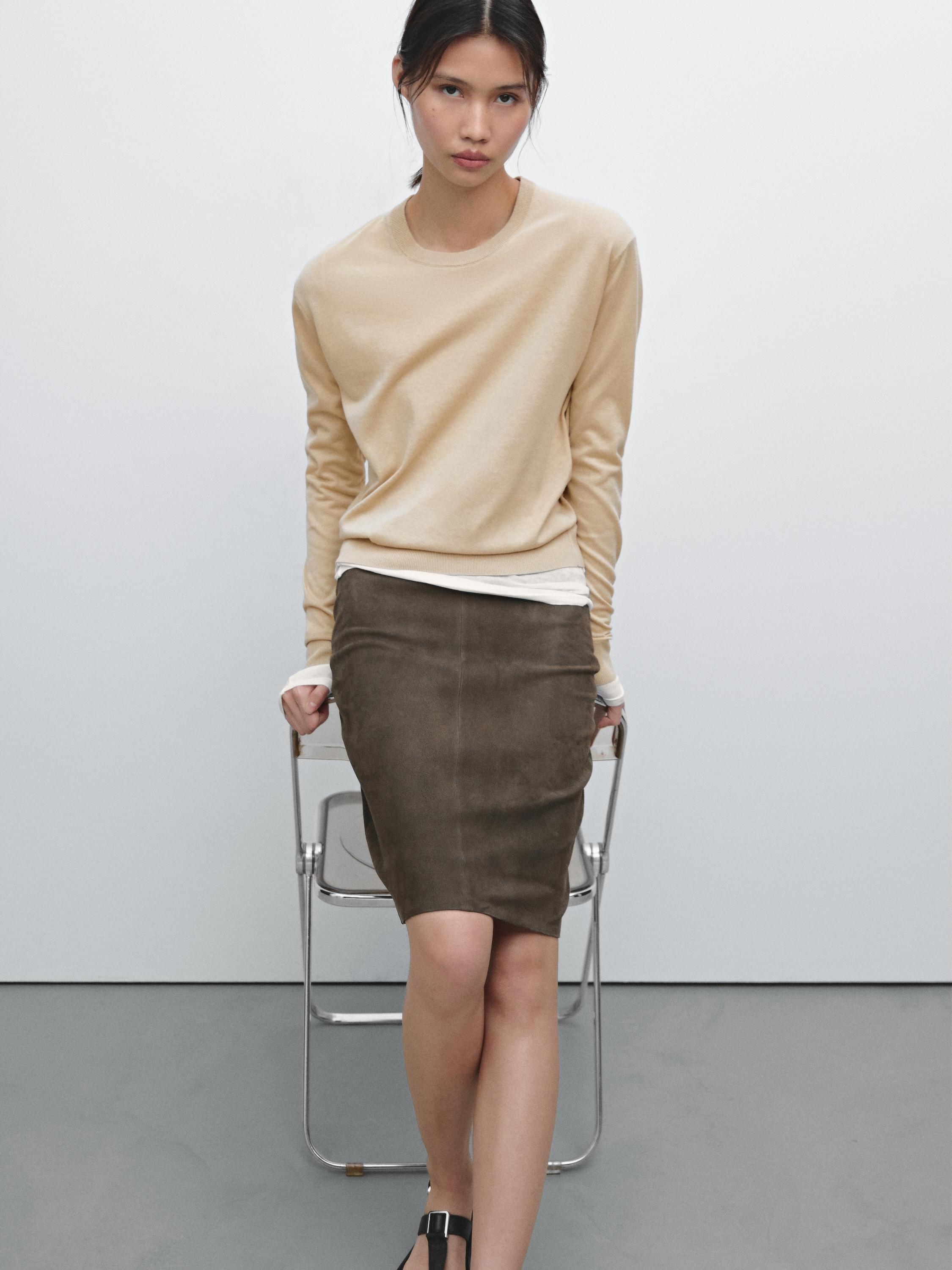 Knitted sweater round neck cotton blend