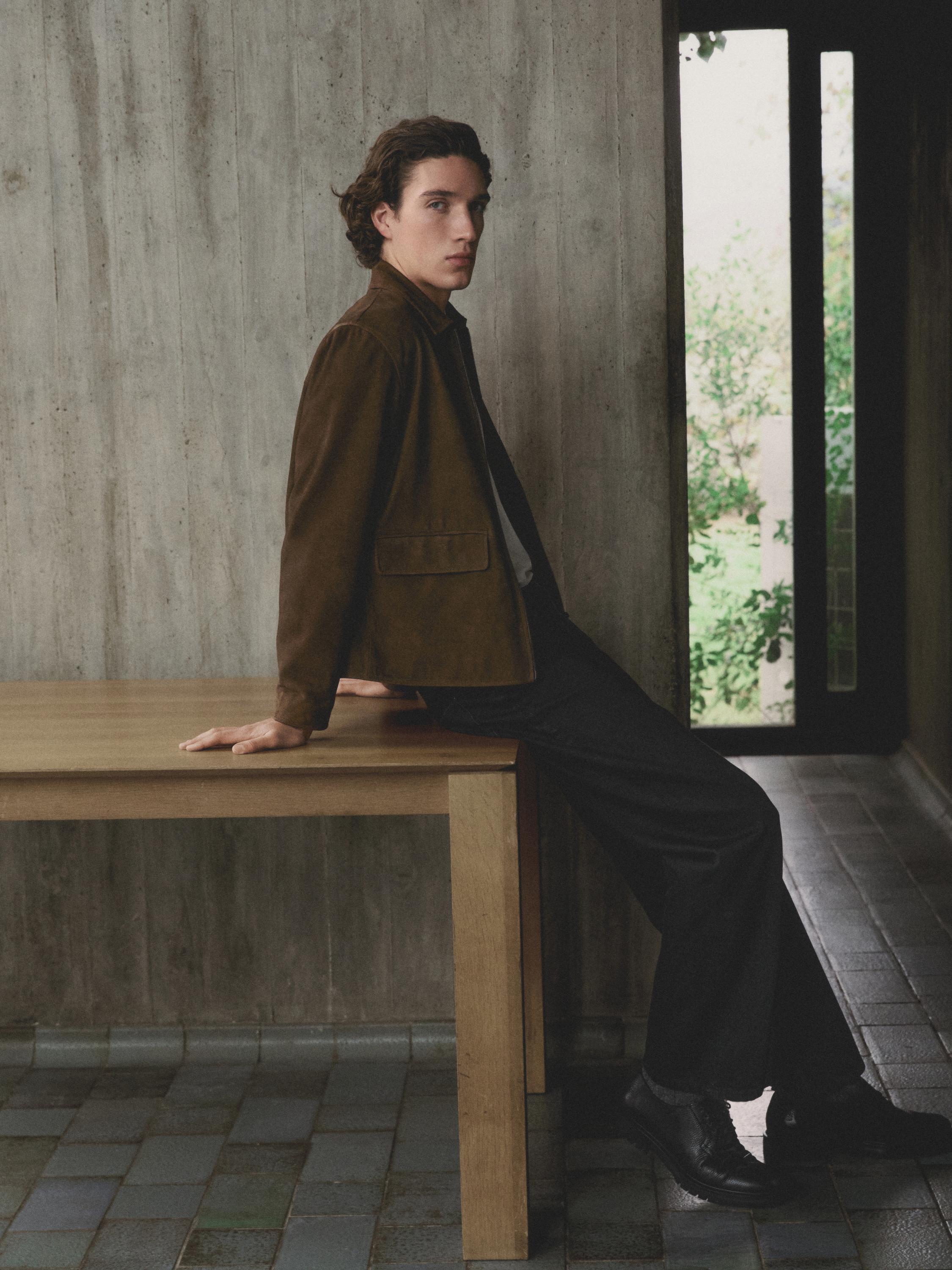 Leather track sole shoes