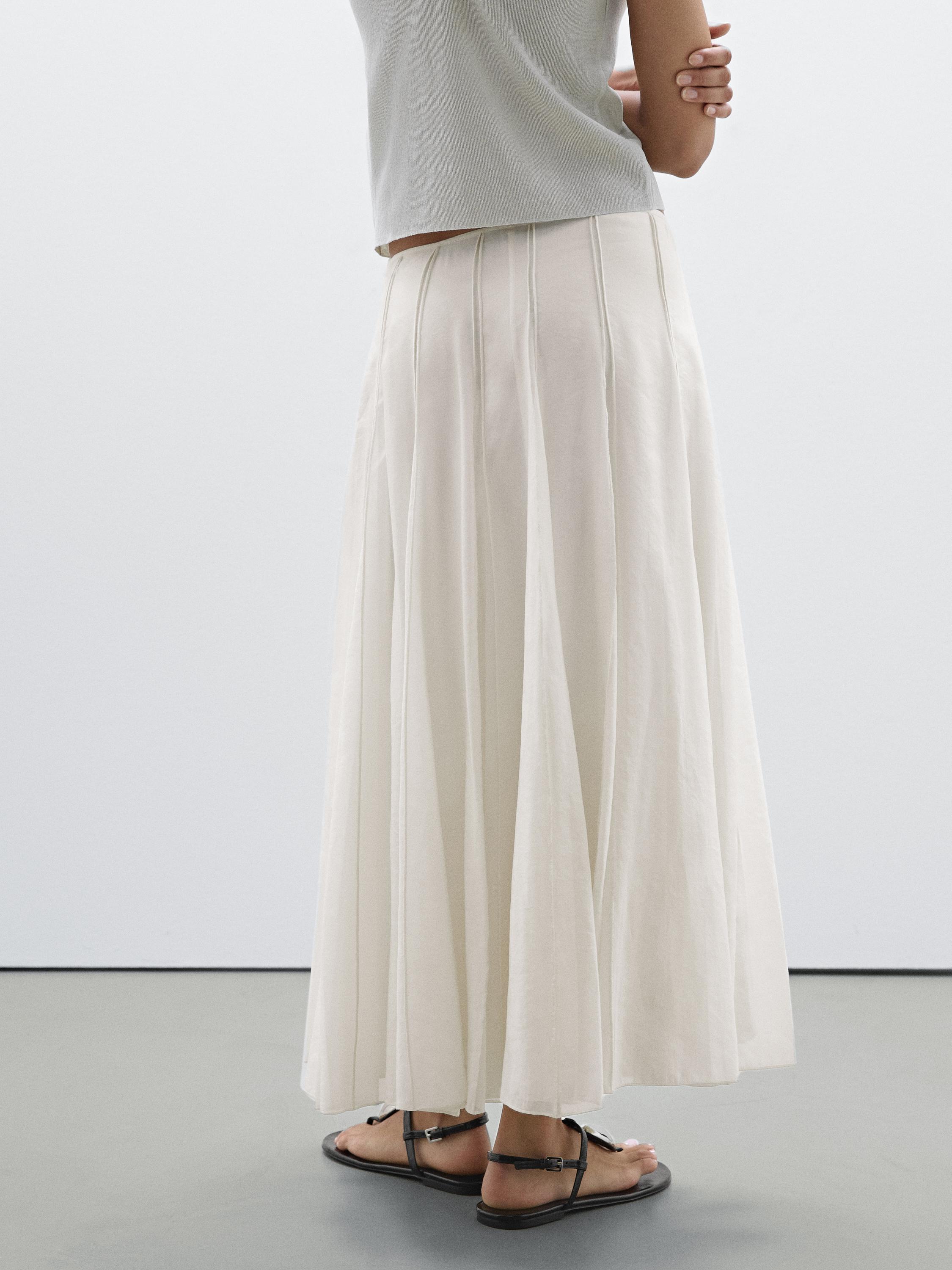 Long organza skirt with godet detail