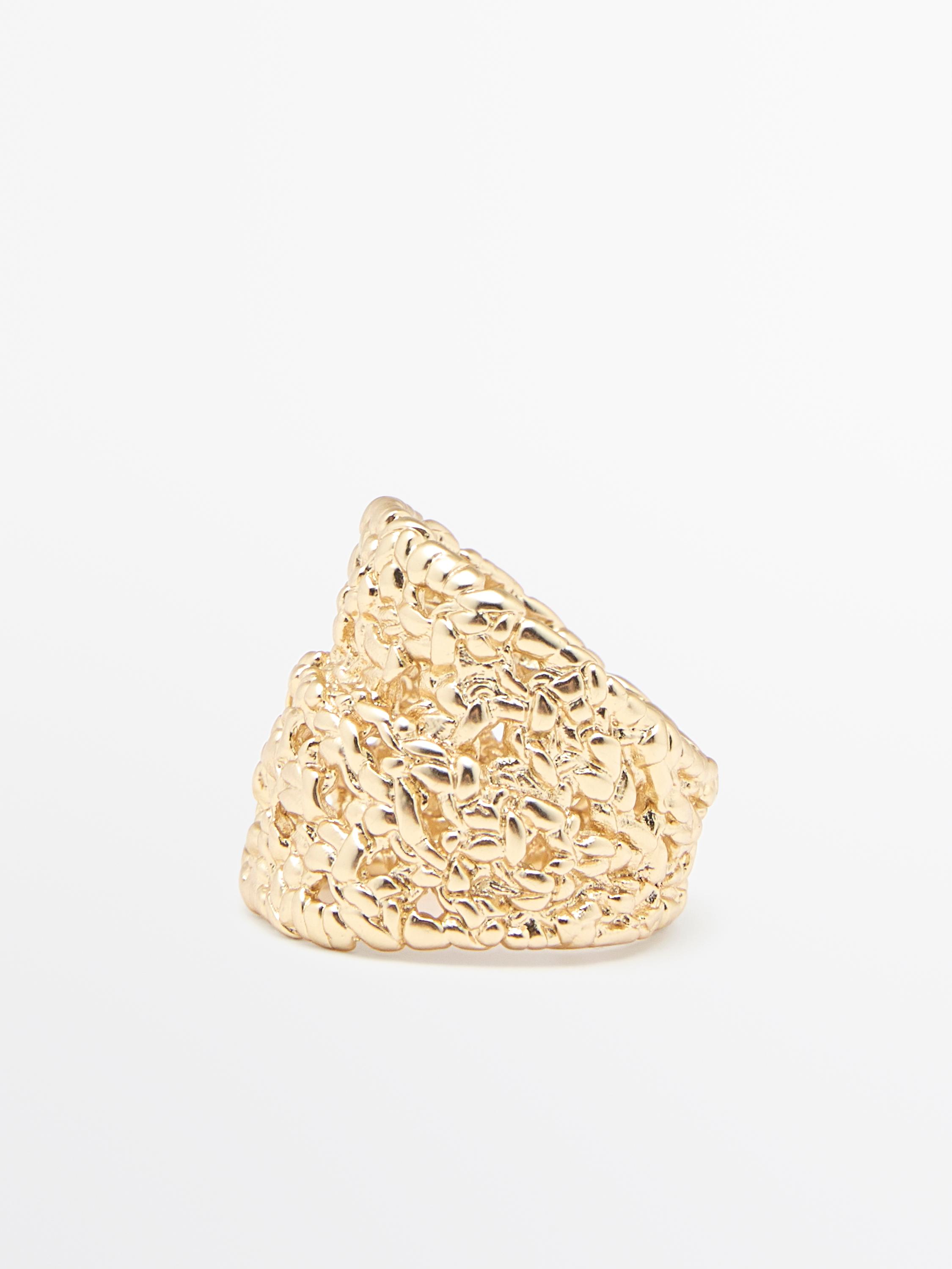 Braided texture ring