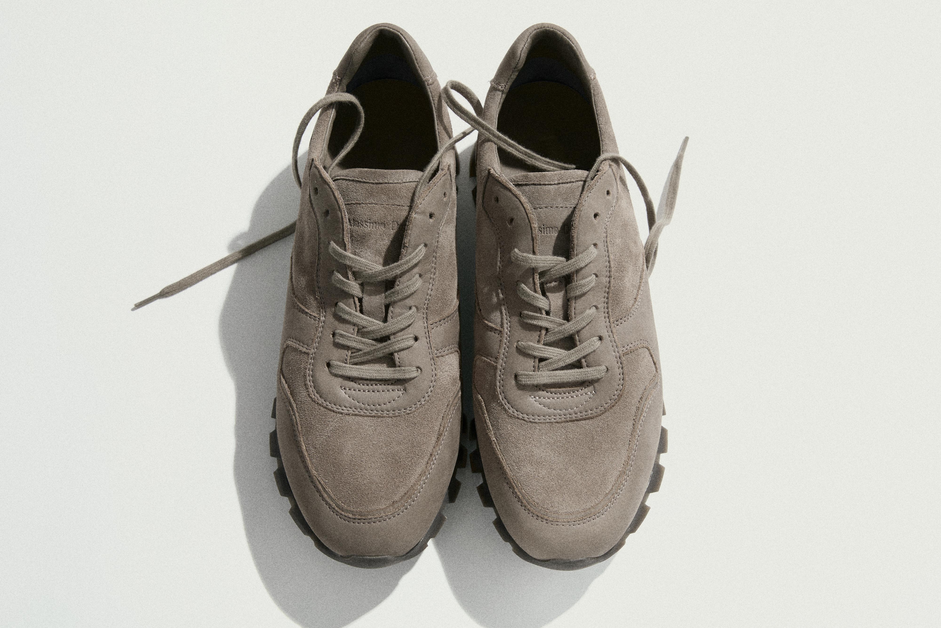 Contrast sneakers