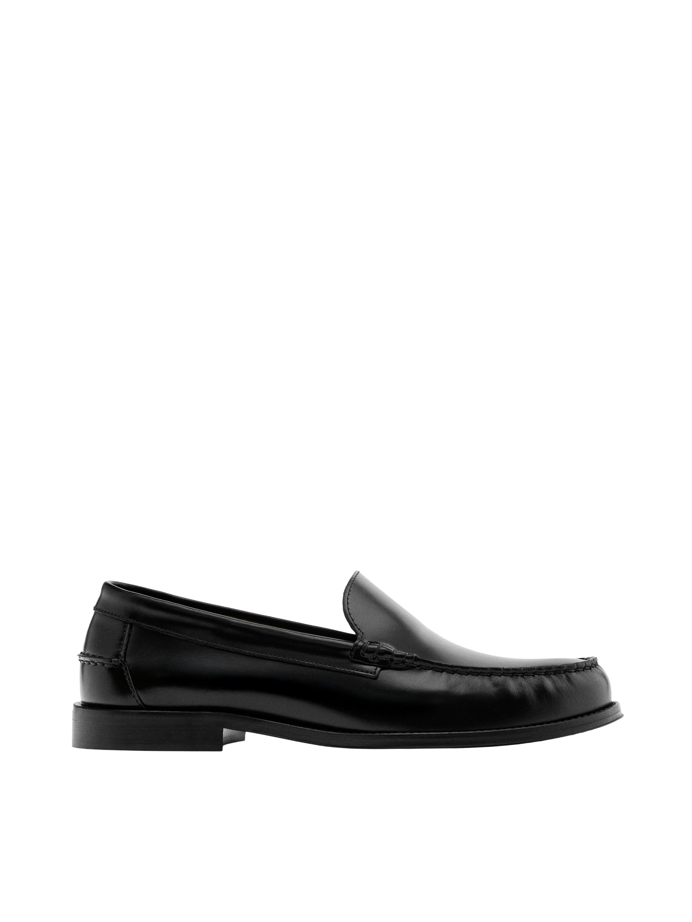 Leather loafers with glossy finish — BLACK
