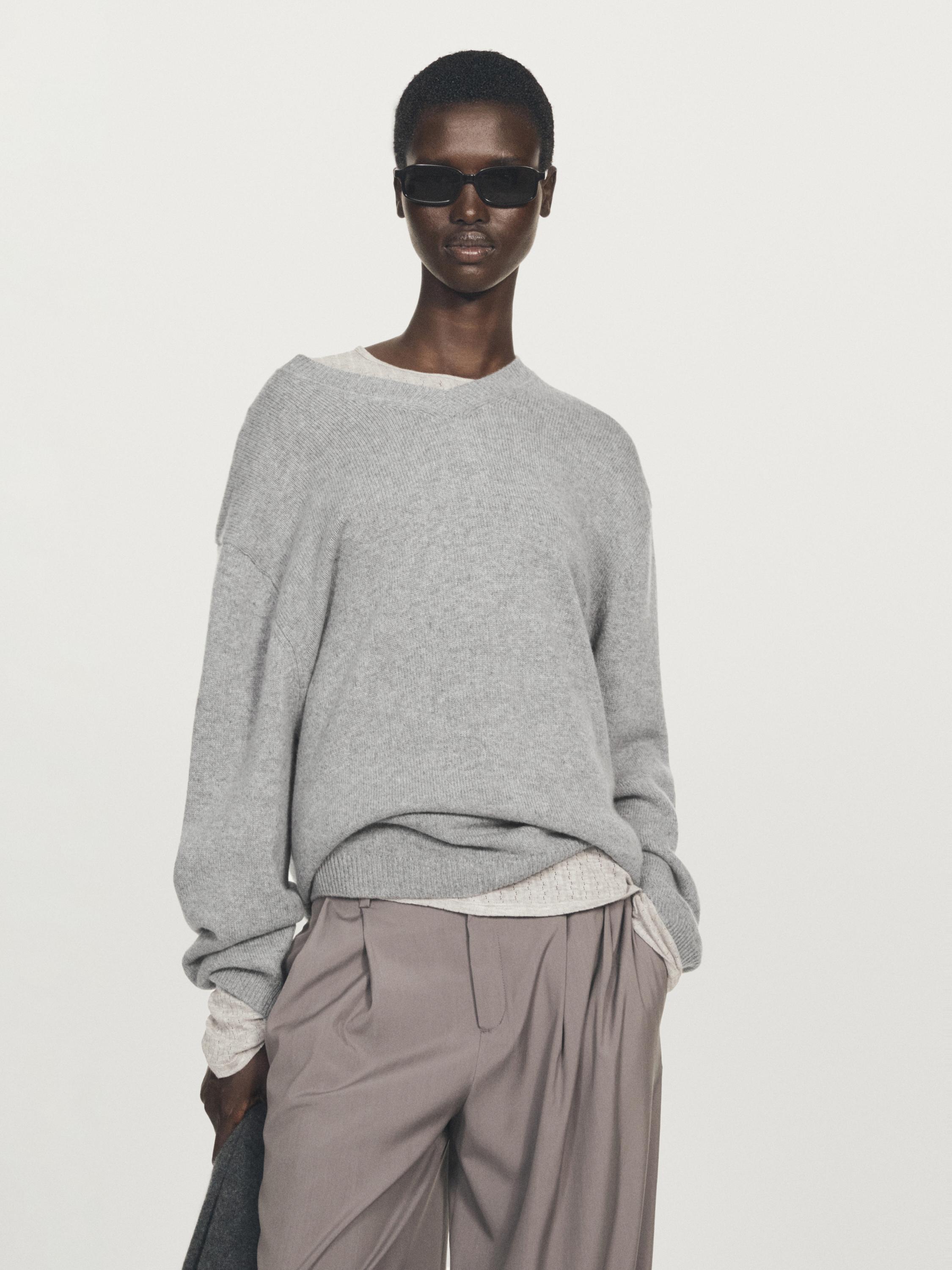100% cashmere oversize V-neck sweater