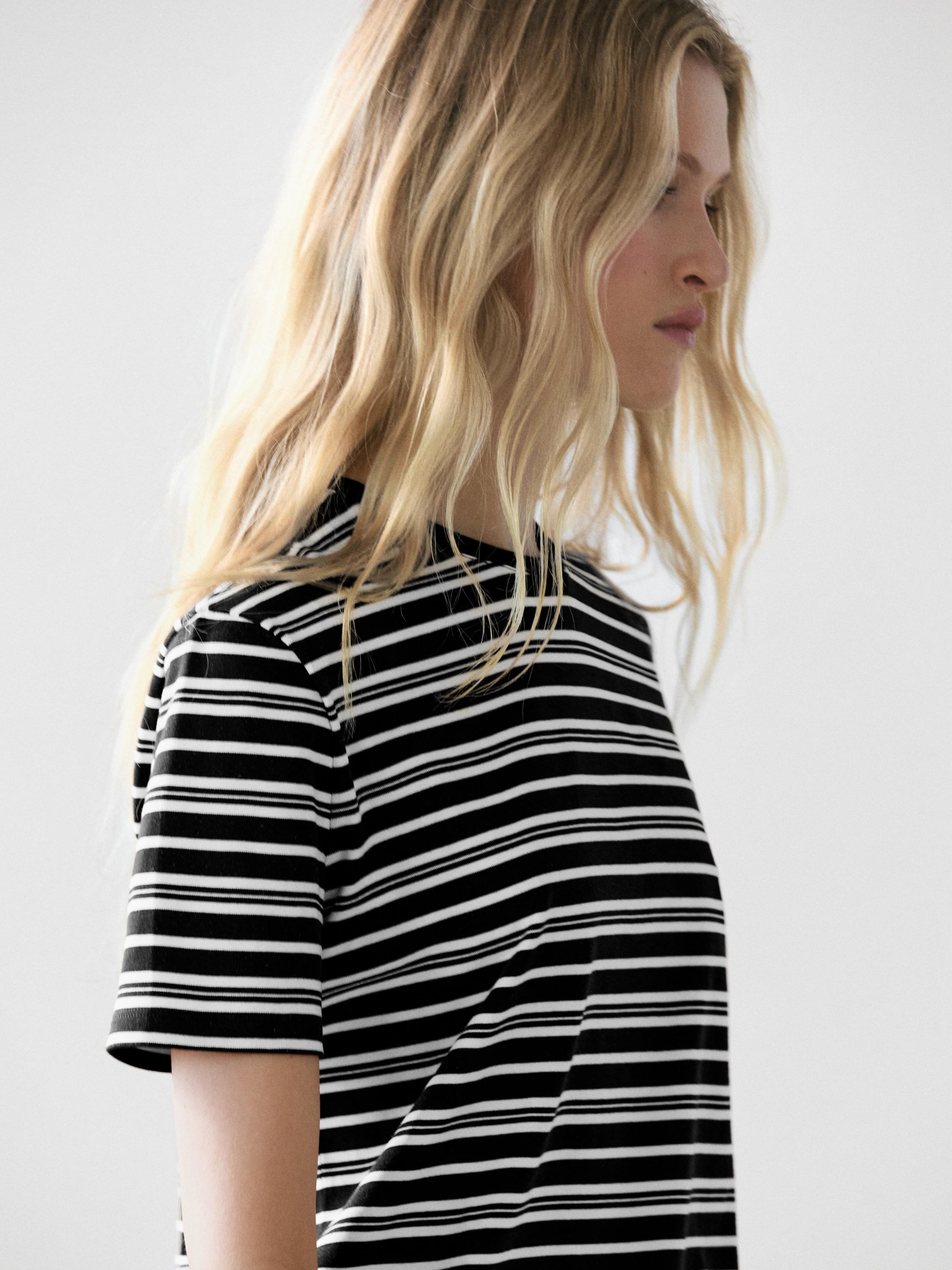 Striped short sleeve T-shirt — BROWN
