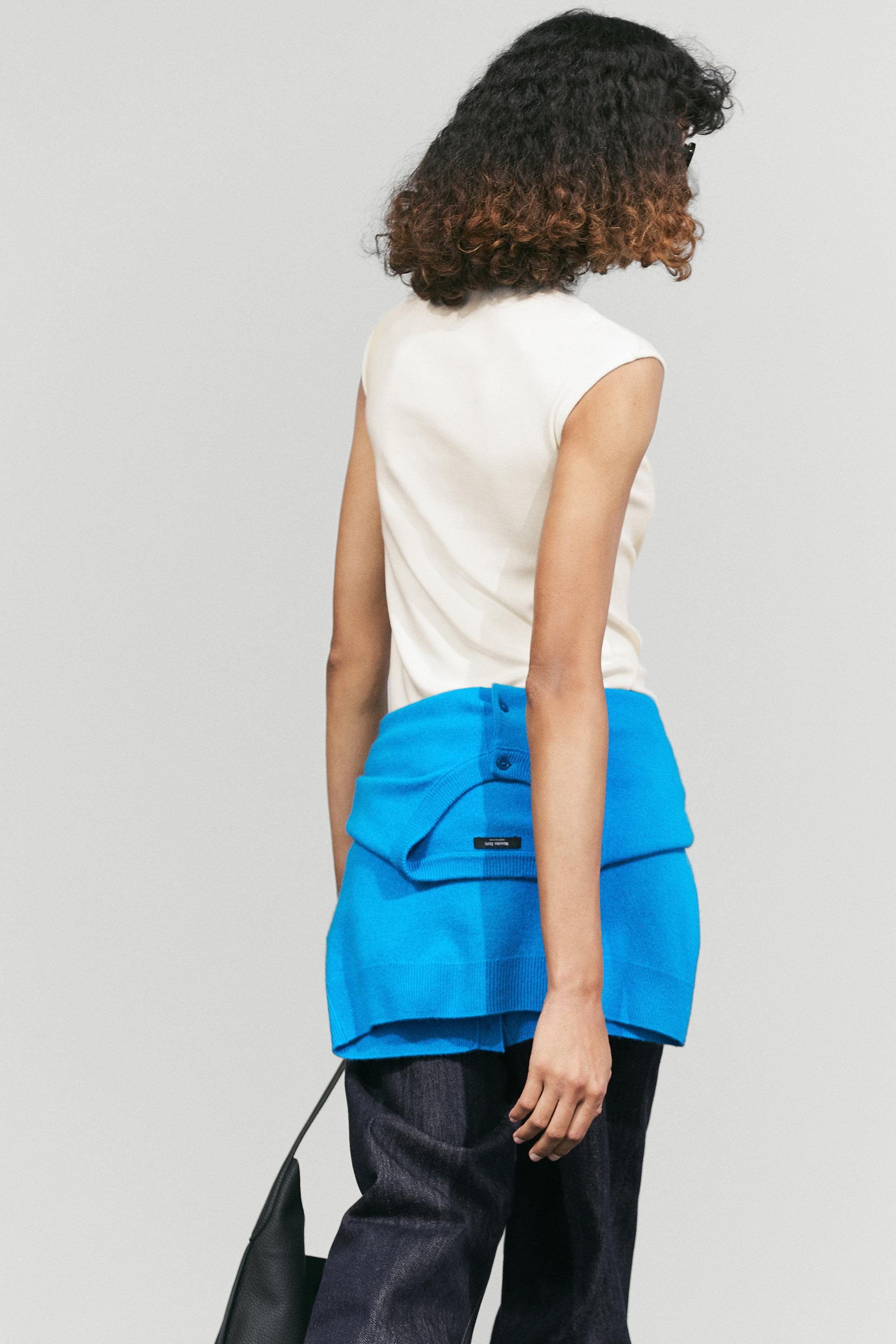 Funnel neck knit top — Off white