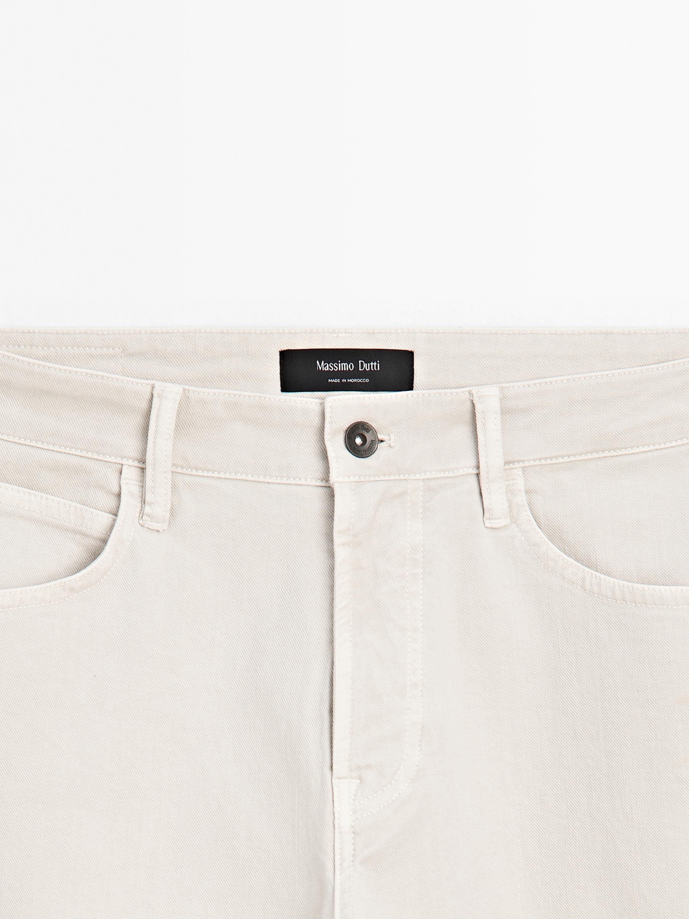 Tapered fit jeans