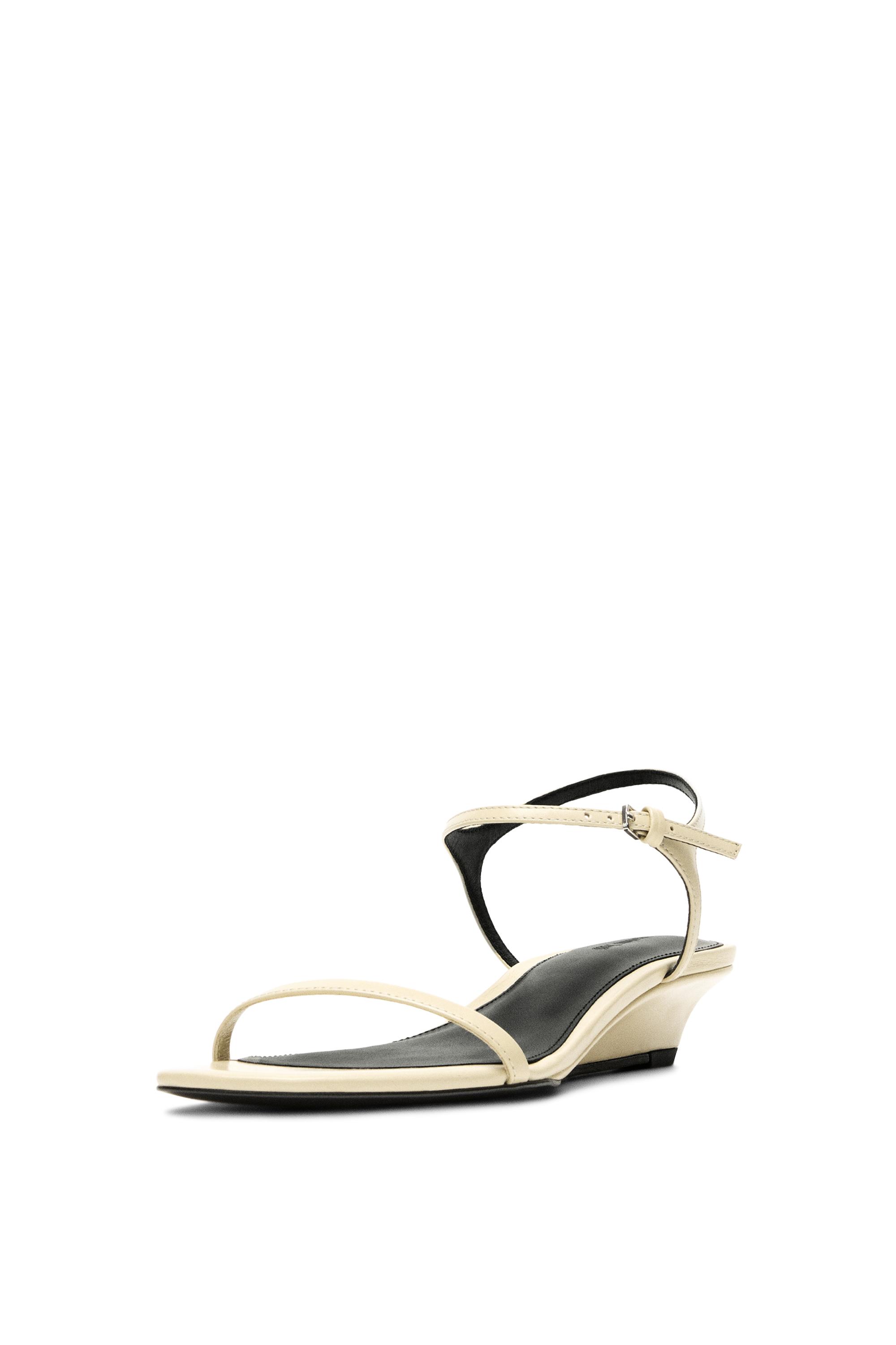 Strappy leather mid-wedge sandals — Vanilla