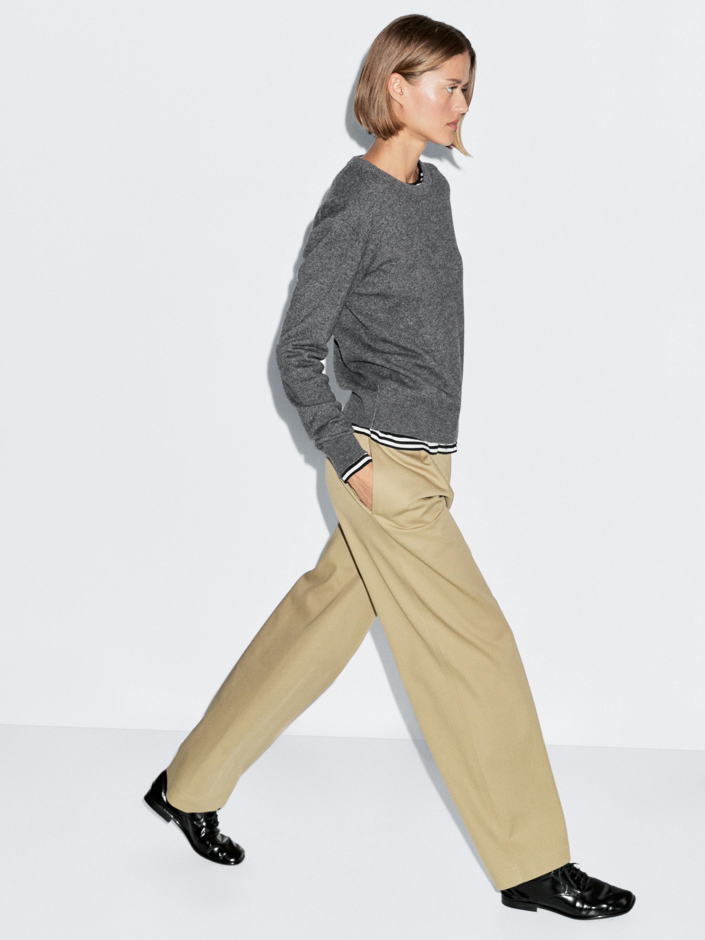 سويتر محاك من الصوف المخلوط بياقة دائرية