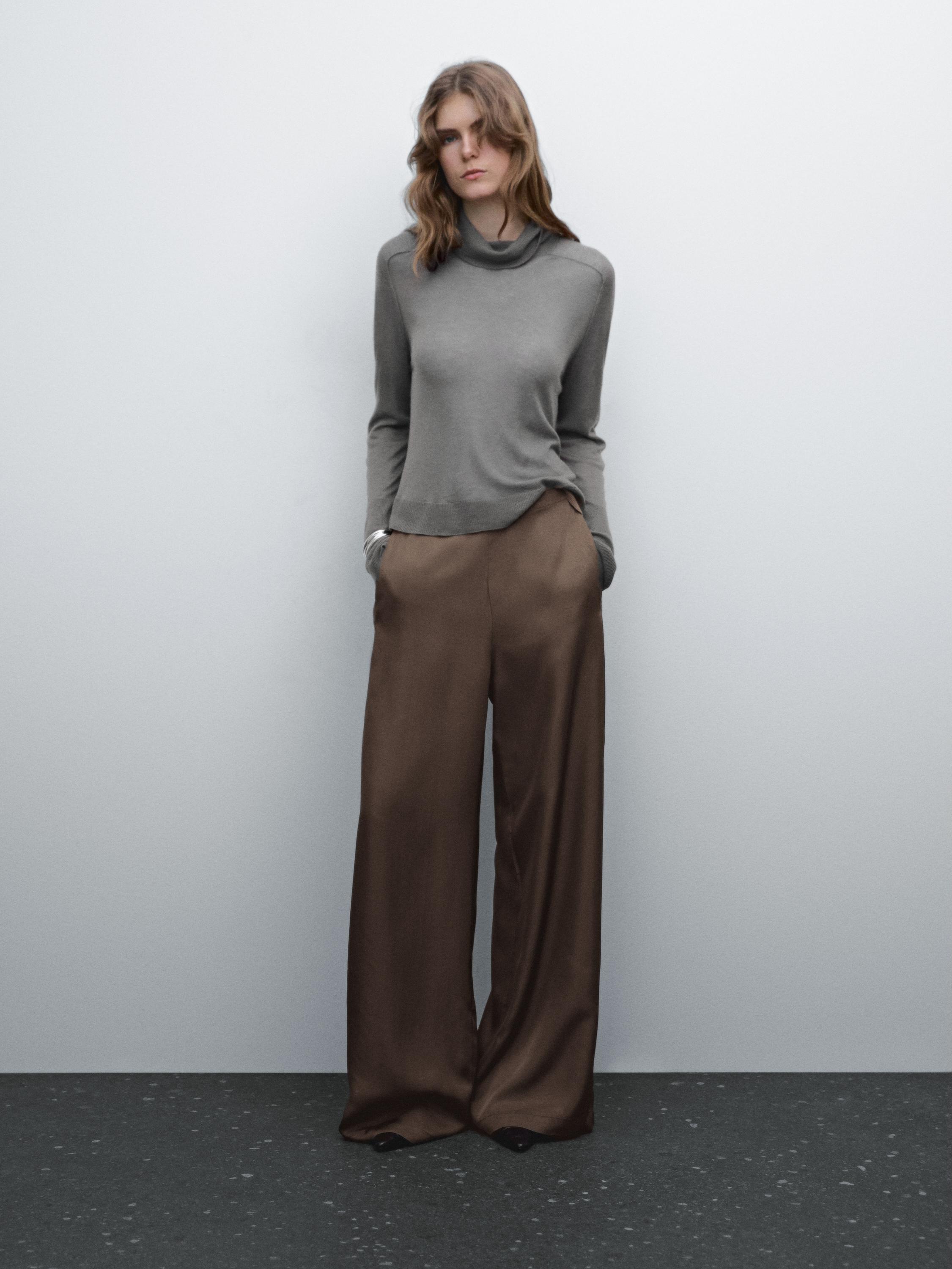 Pantalon fluide finition satinée · Vison · Pantalons Massimo Dutti