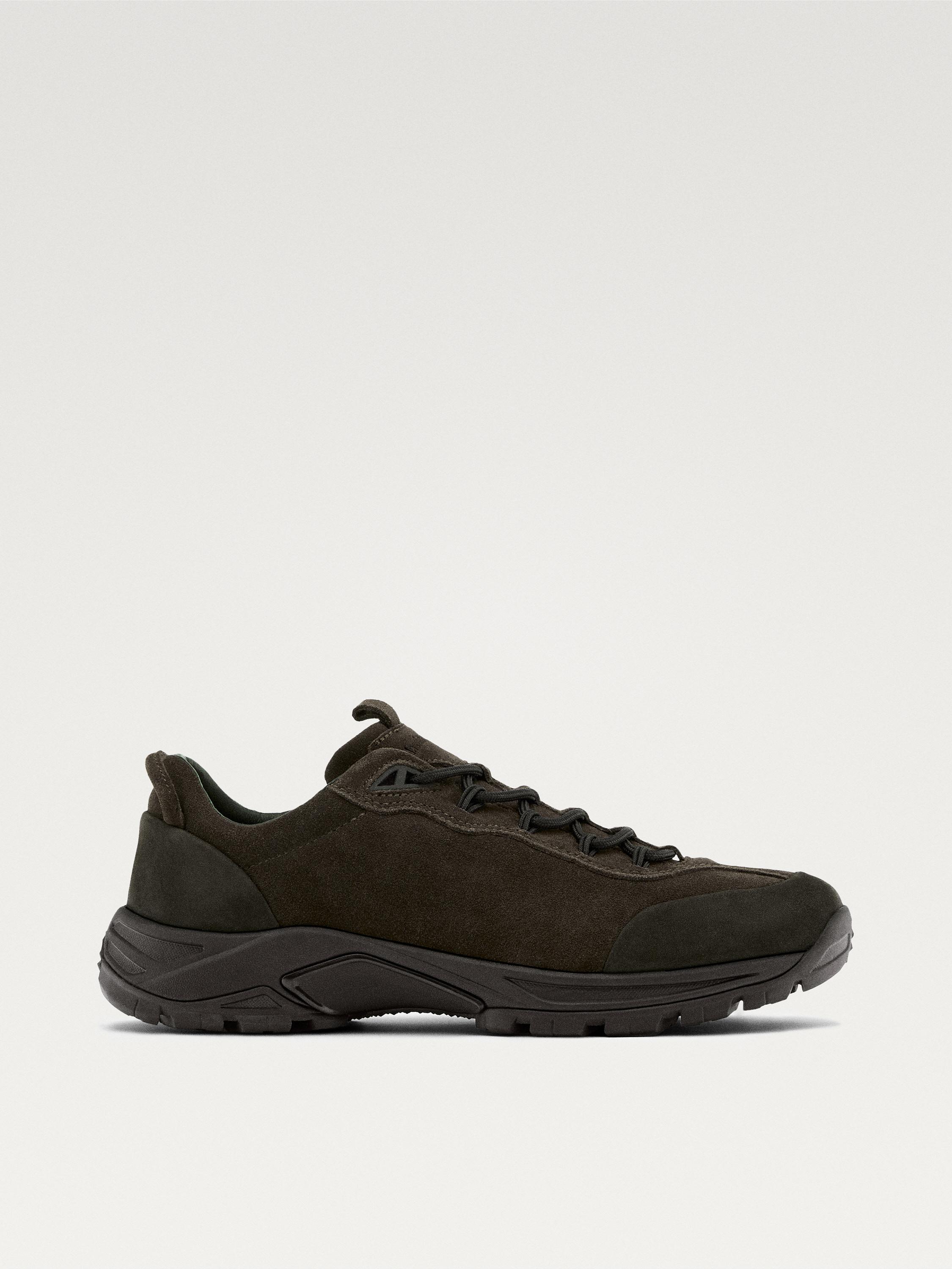 Technical trainers with leather pieces — BROWN