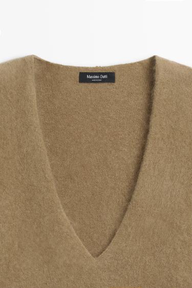 Oversize v-neck knit sweater — Olive 4
