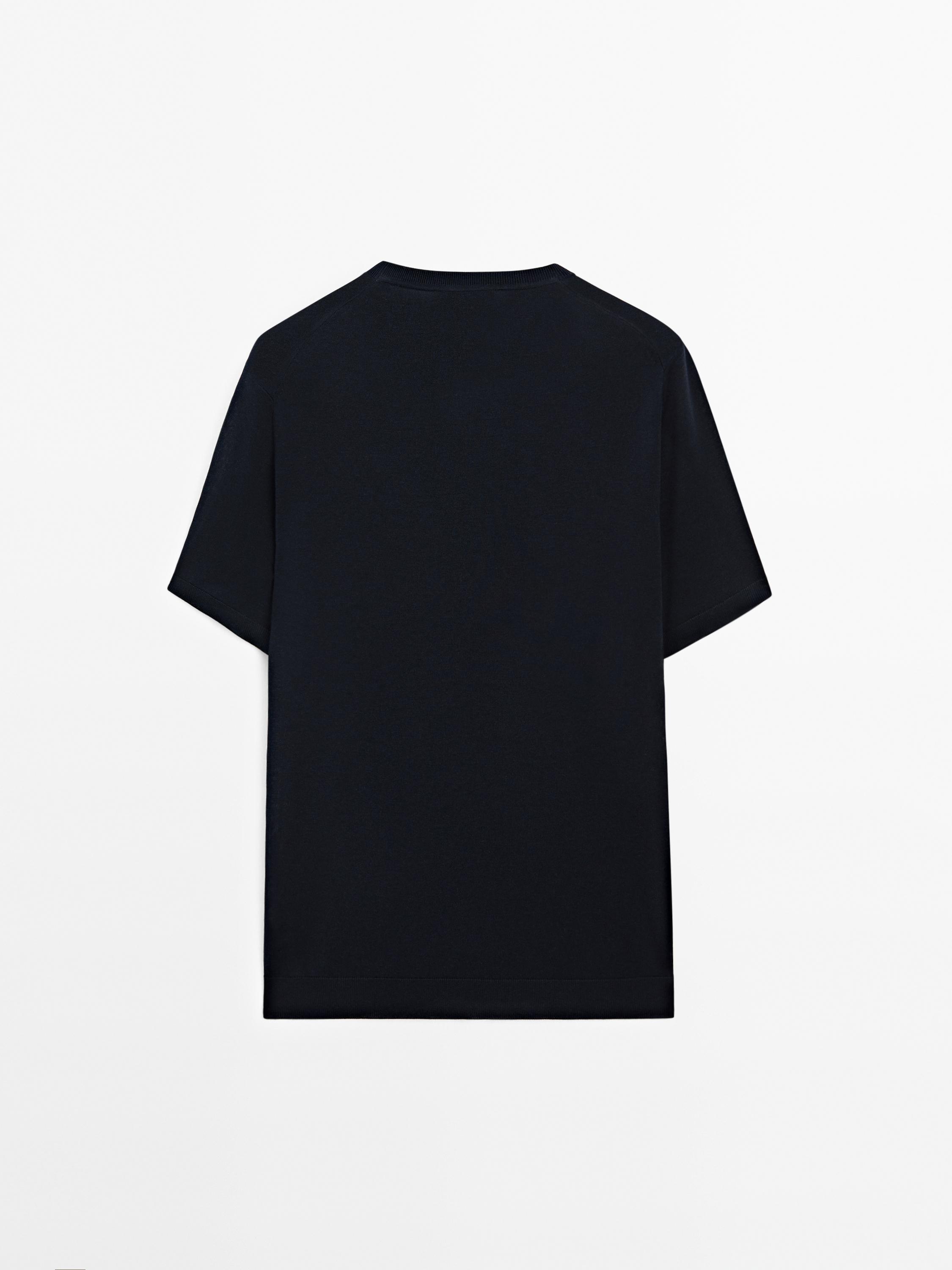 Short sleeve fine knit sweater