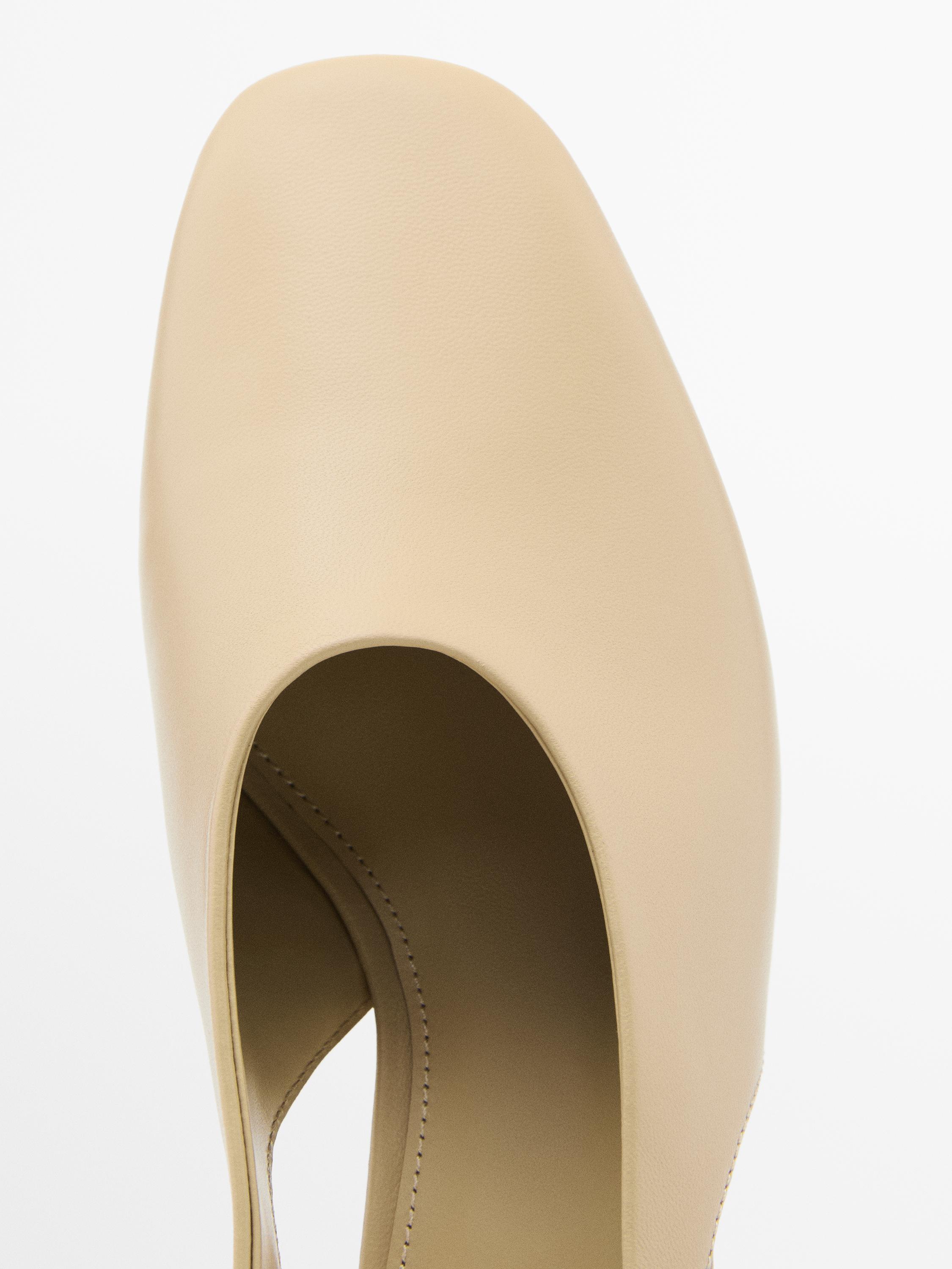 High-heel slingback shoes