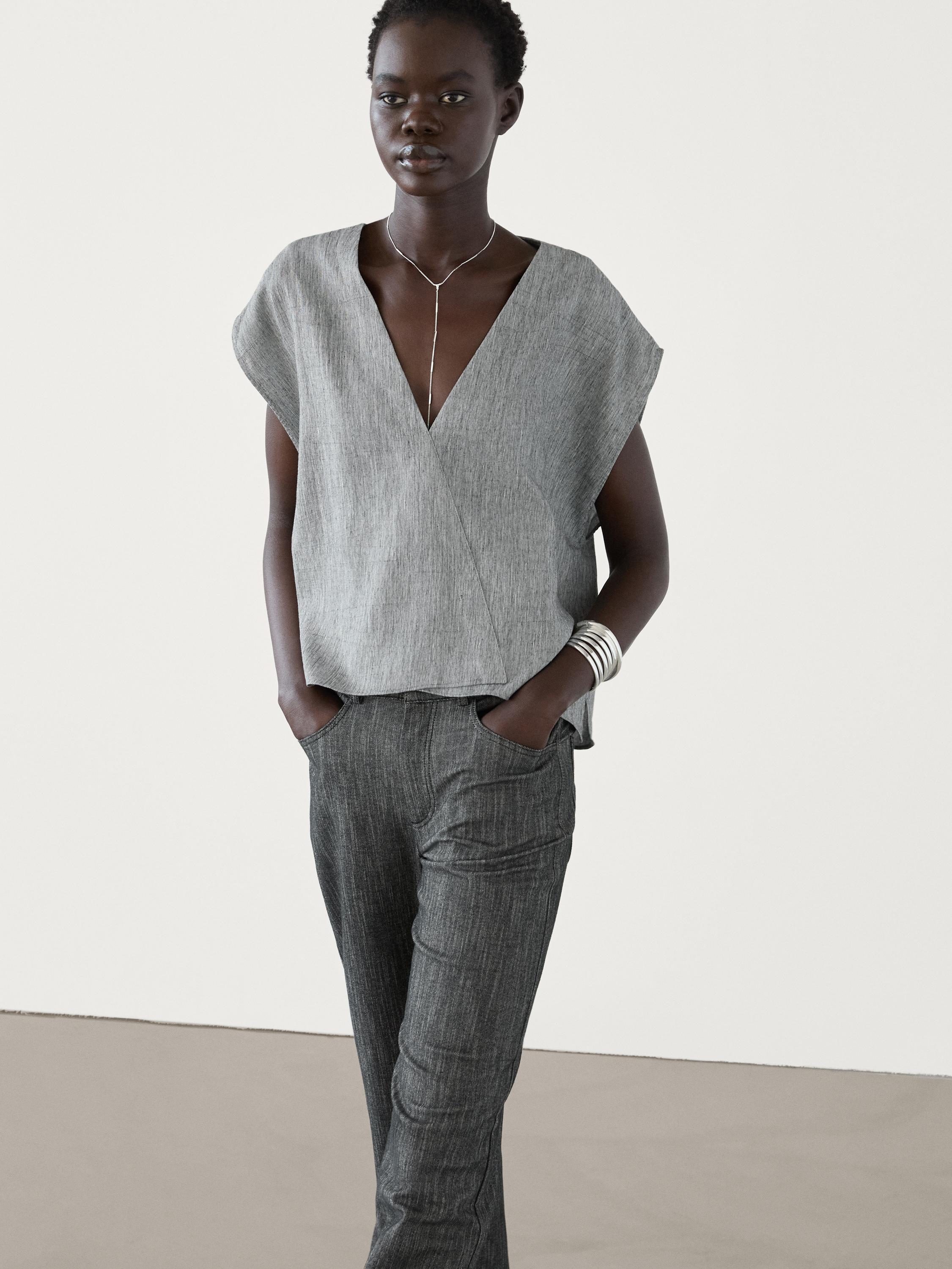 Cotton blend V-neck shirt